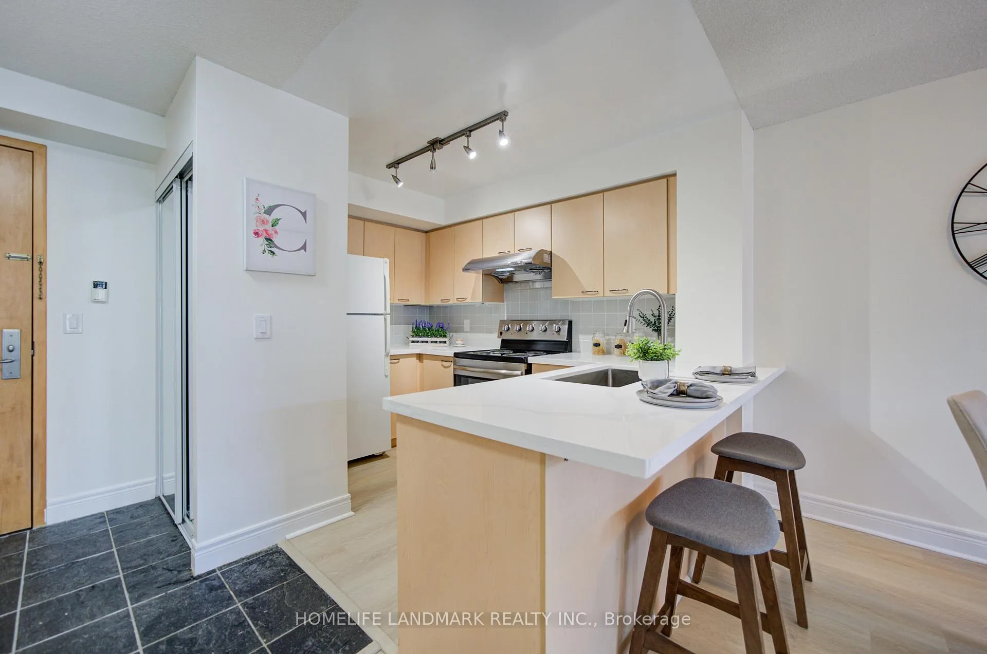 Photo 11 of Unit 912, 48 Suncrest Boulevard, Markham, Commerce Valley — HOMEH