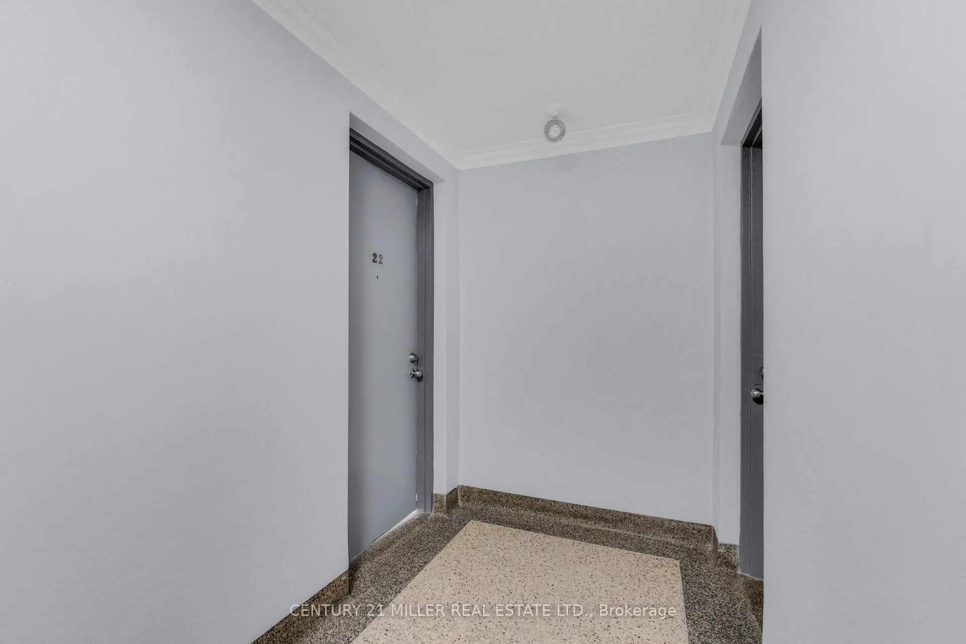 Photo 4 of Unit 22, 6 Saranac Boulevard, Toronto, Englemount-Lawrence — HOMEH