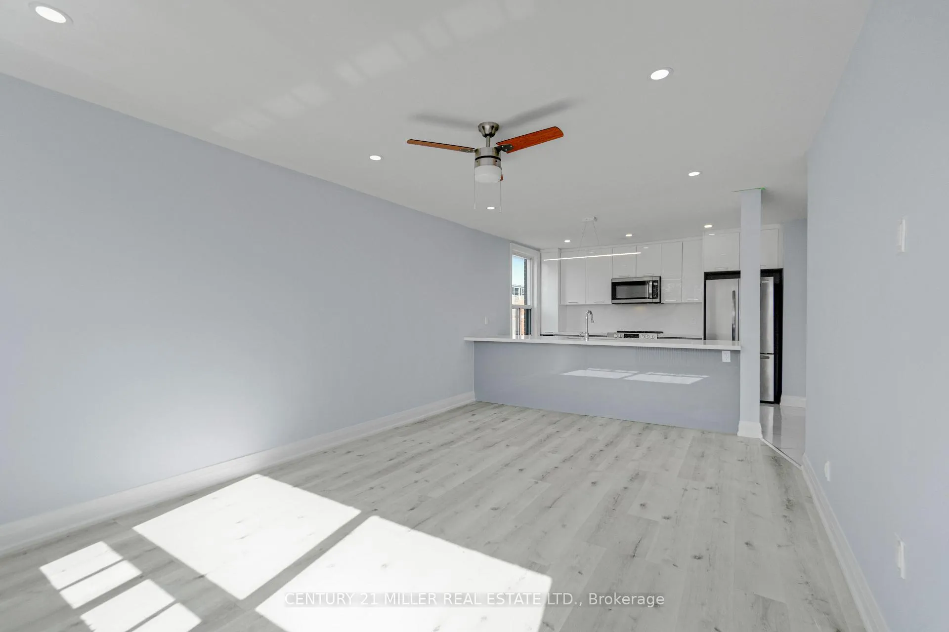 Photo 6 of Unit 22, 6 Saranac Boulevard, Toronto, Englemount-Lawrence — HOMEH