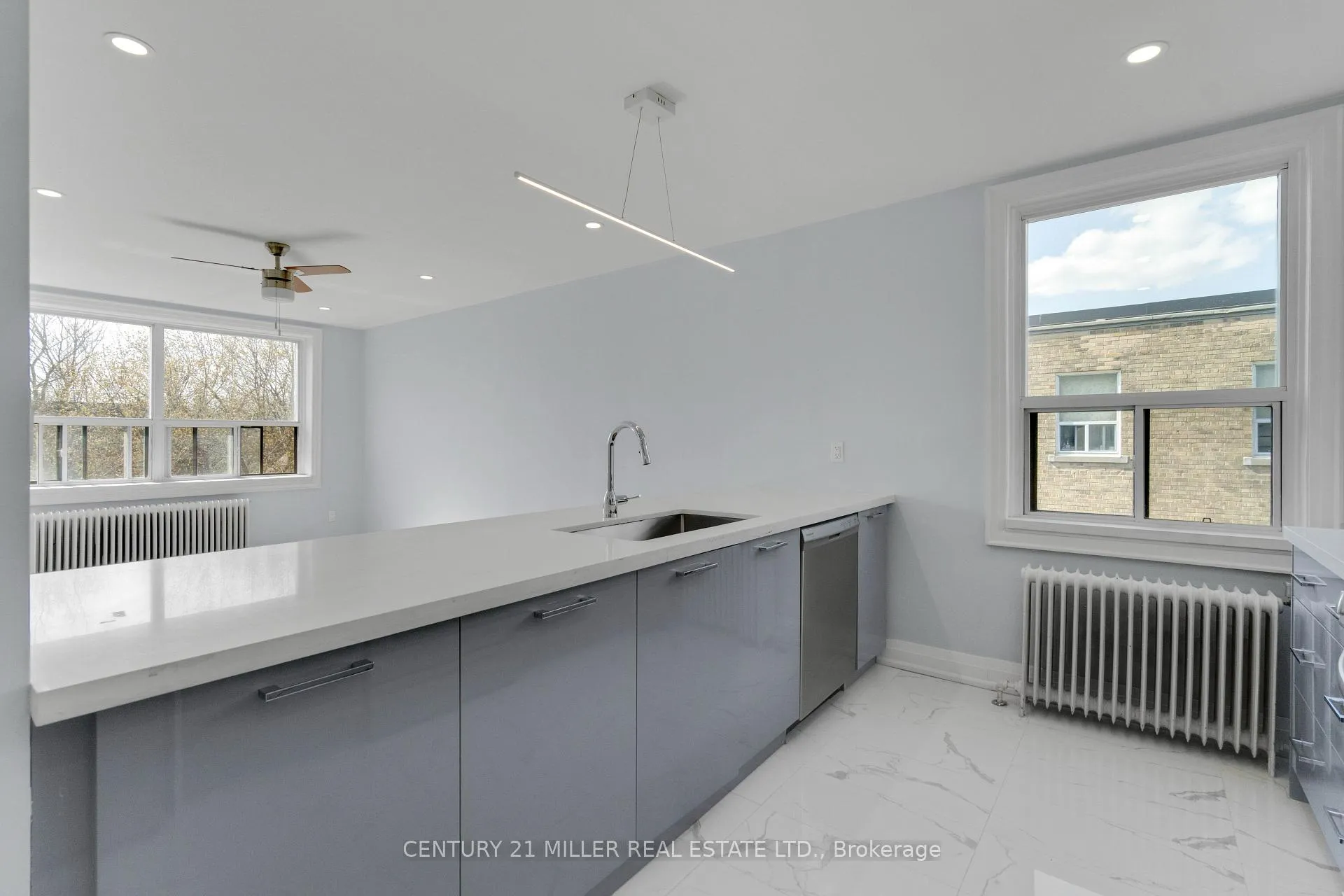 Photo 11 of Unit 22, 6 Saranac Boulevard, Toronto, Englemount-Lawrence — HOMEH