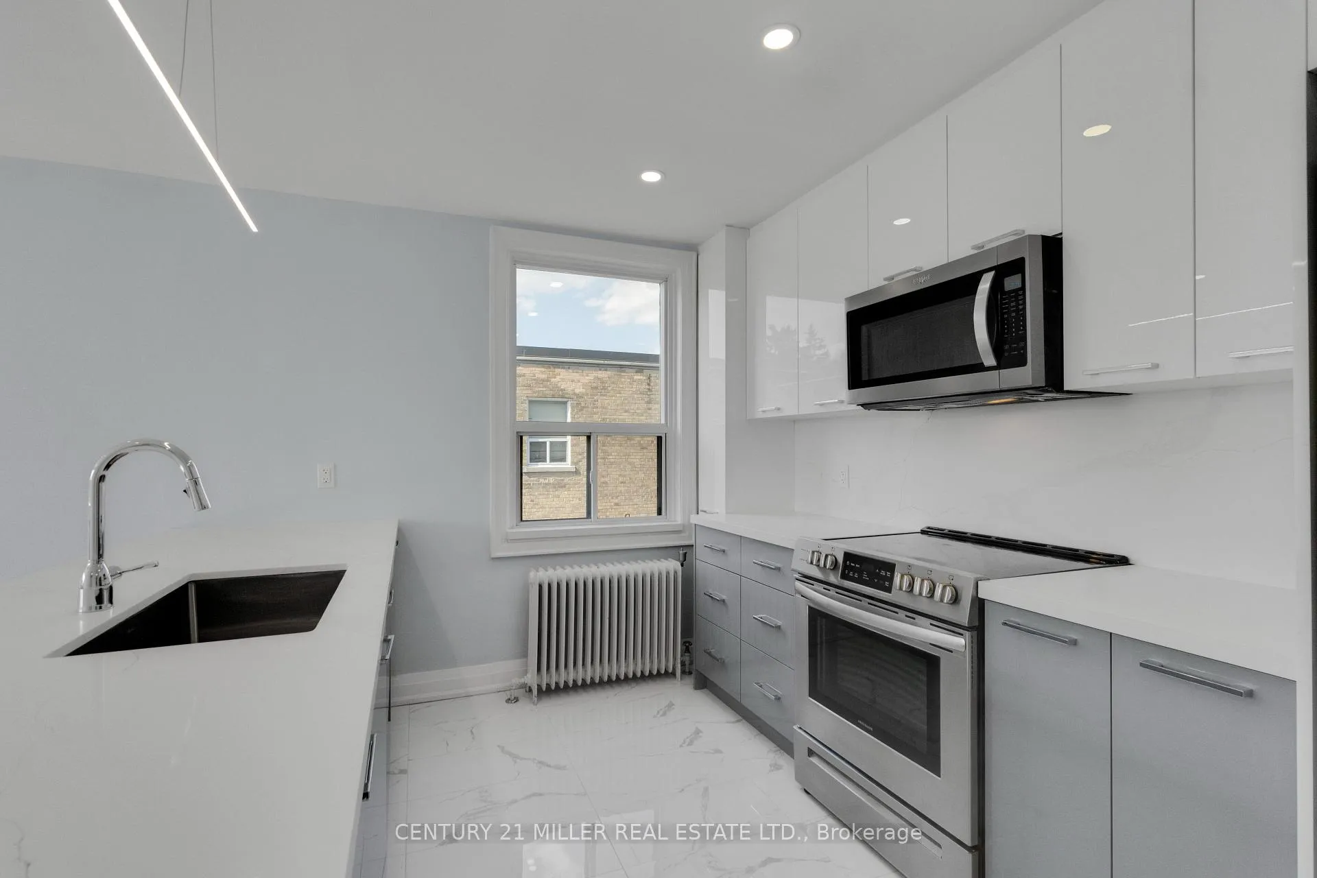Photo 13 of Unit 22, 6 Saranac Boulevard, Toronto, Englemount-Lawrence — HOMEH