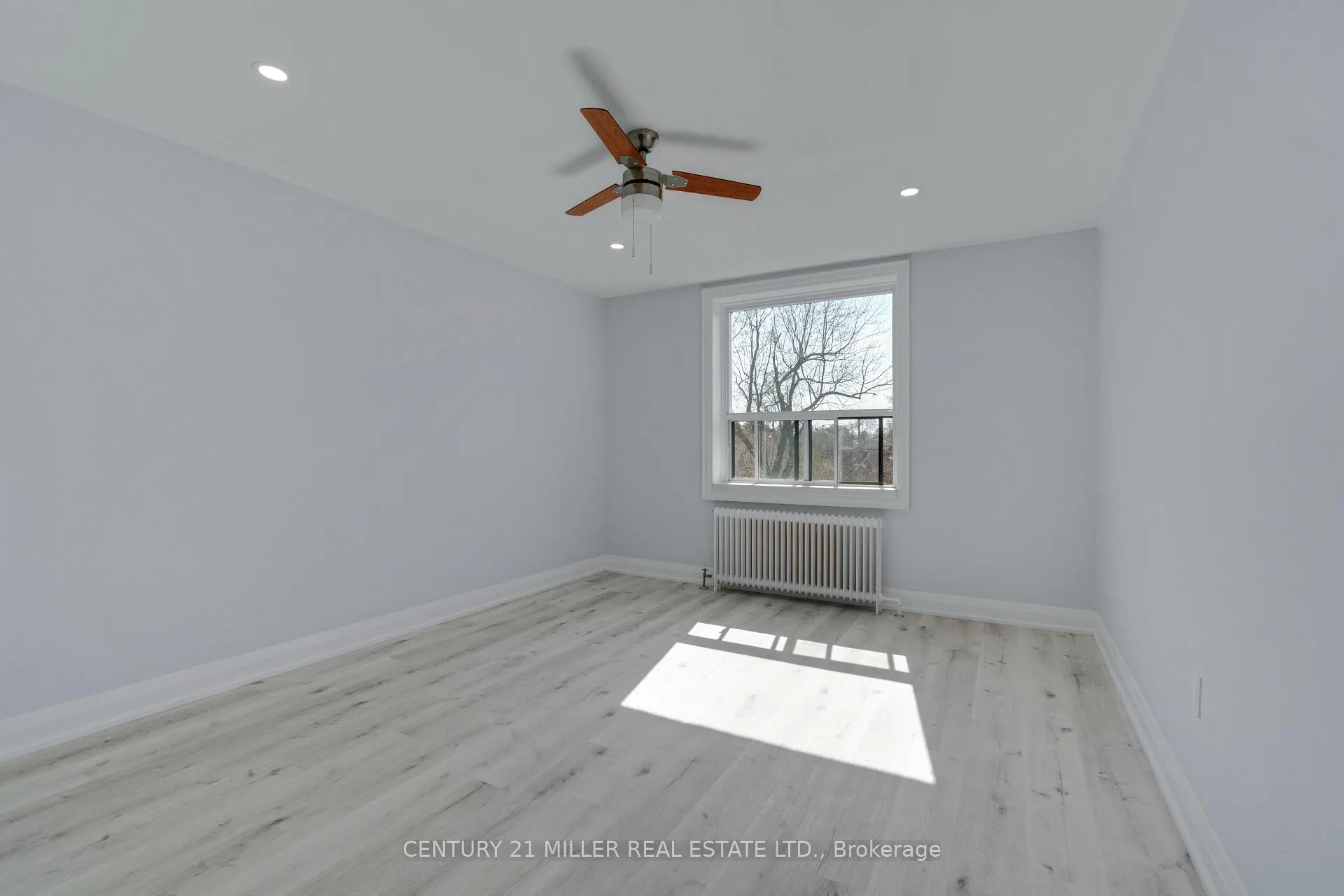 Photo 16 of Unit 22, 6 Saranac Boulevard, Toronto, Englemount-Lawrence — HOMEH