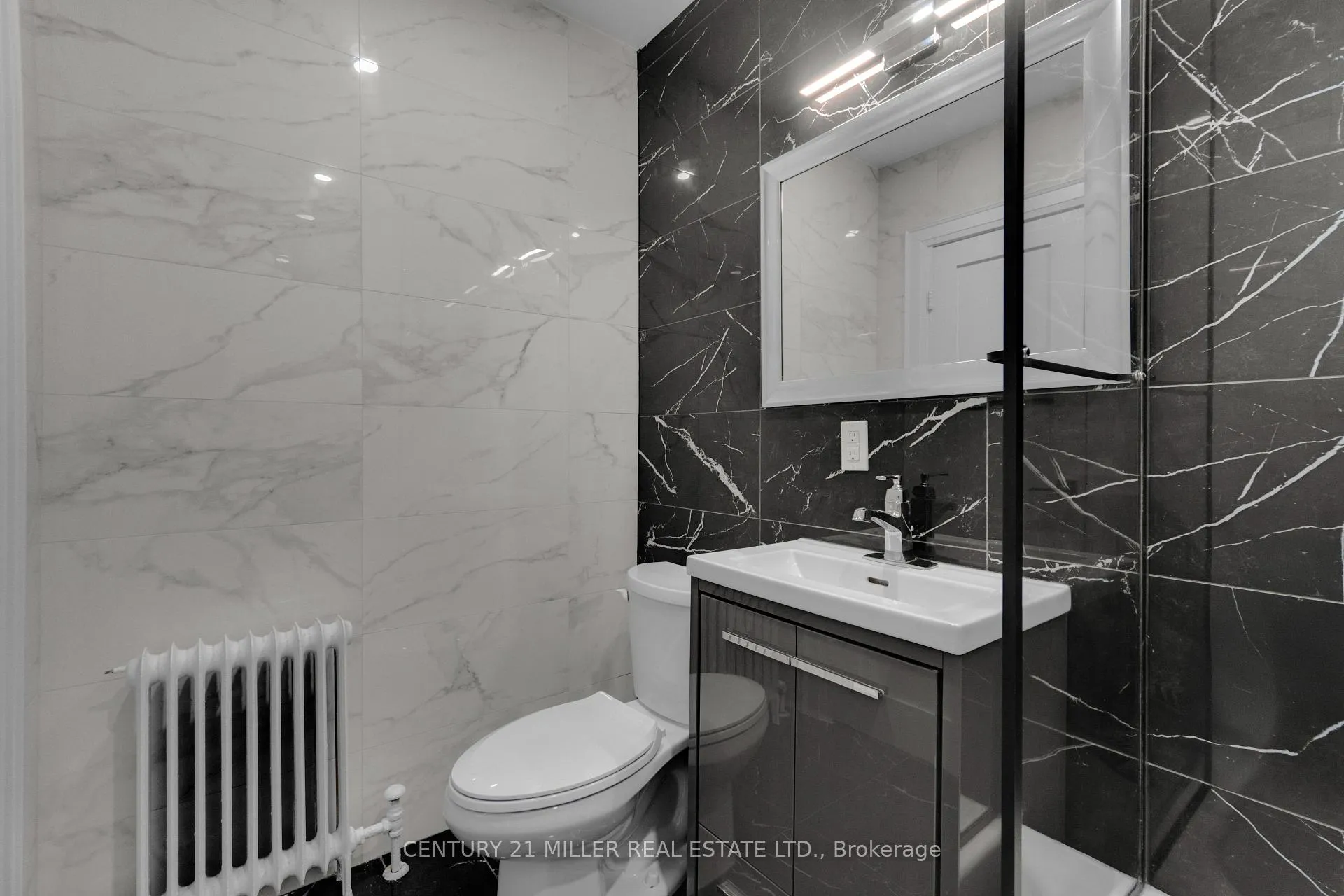 Photo 19 of Unit 22, 6 Saranac Boulevard, Toronto, Englemount-Lawrence — HOMEH