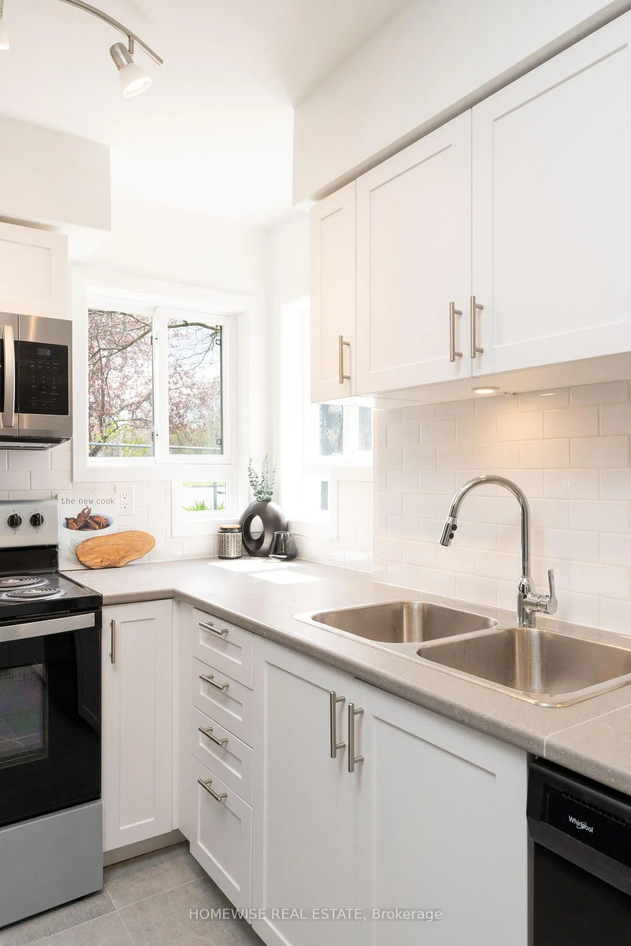 Photo 6 of Unit B17, 240 Ormond Drive, Oshawa, Samac — HOMEH