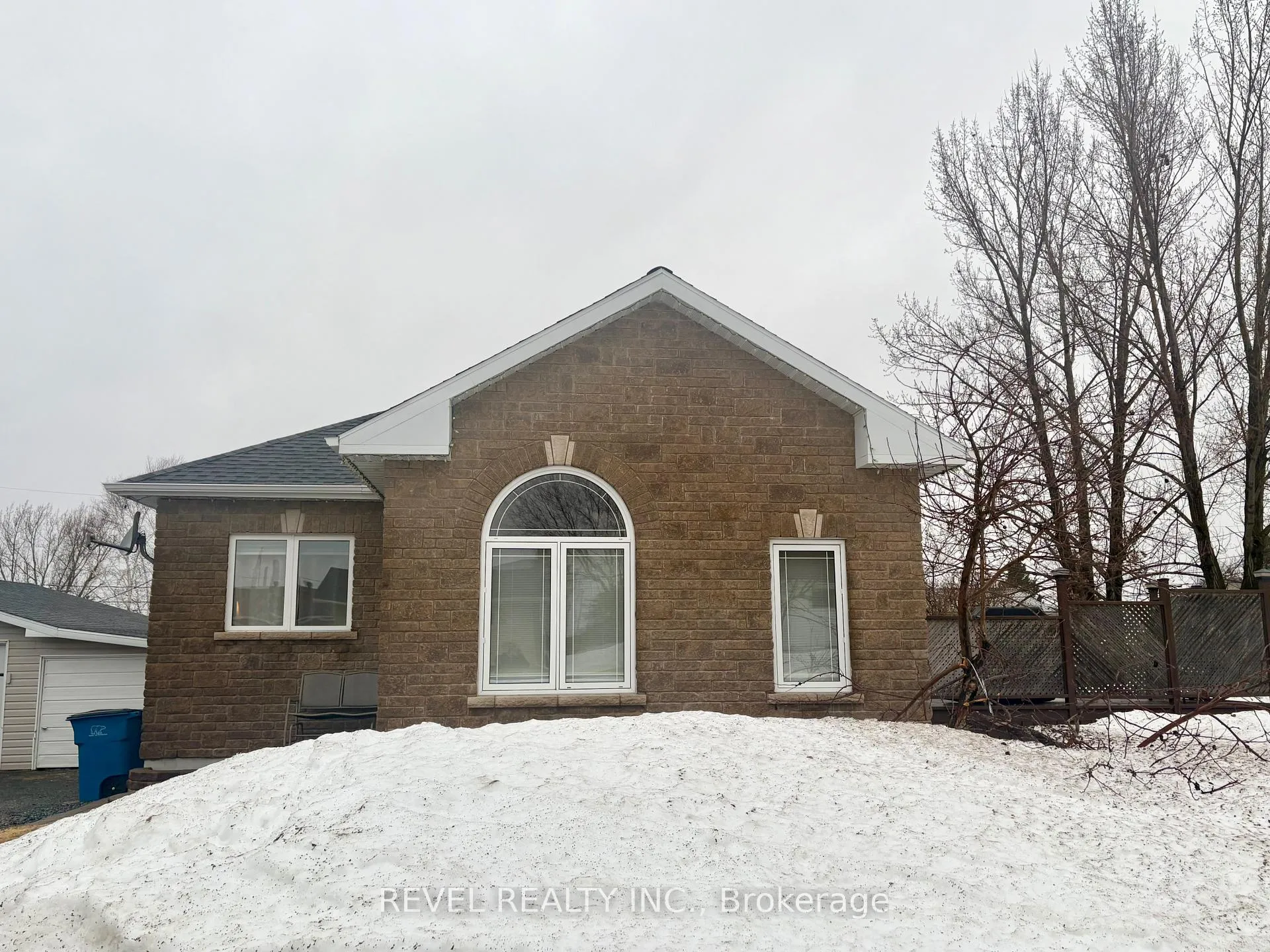 Photo 1 of 15 Algonquin Road, Cochrane — HOMEH