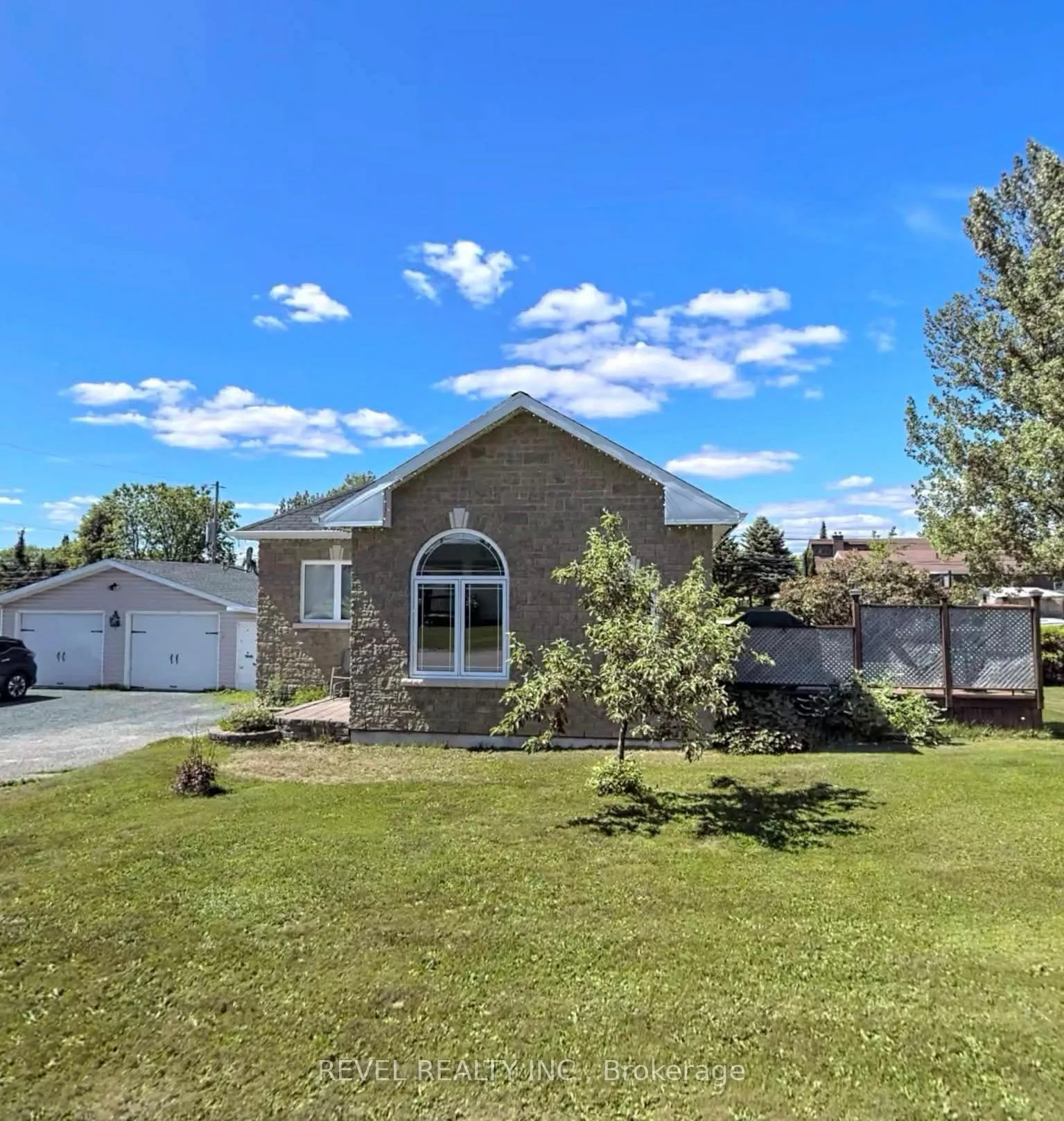 Photo 3 of 15 Algonquin Road, Cochrane — HOMEH