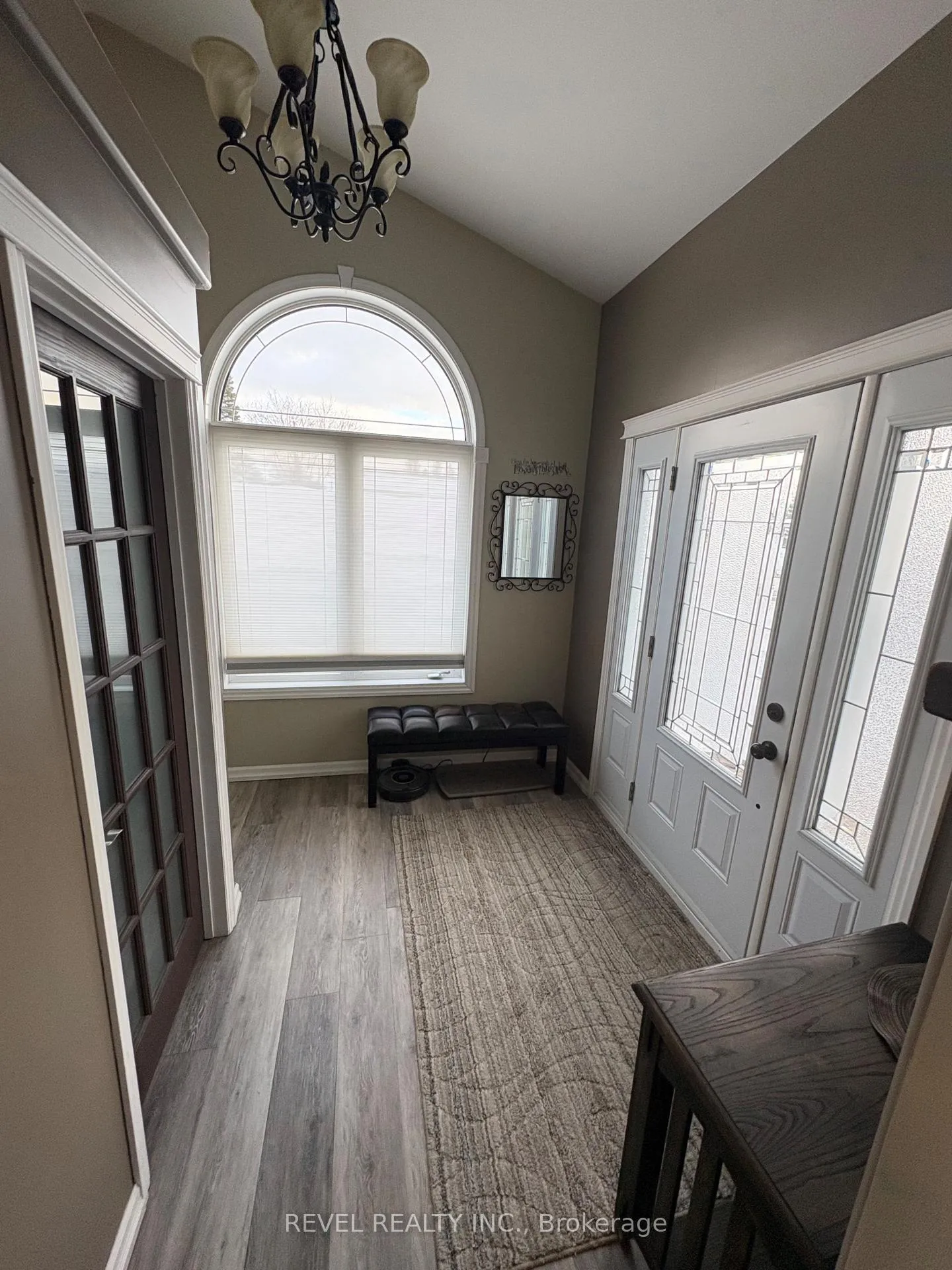 Photo 5 of 15 Algonquin Road, Cochrane — HOMEH