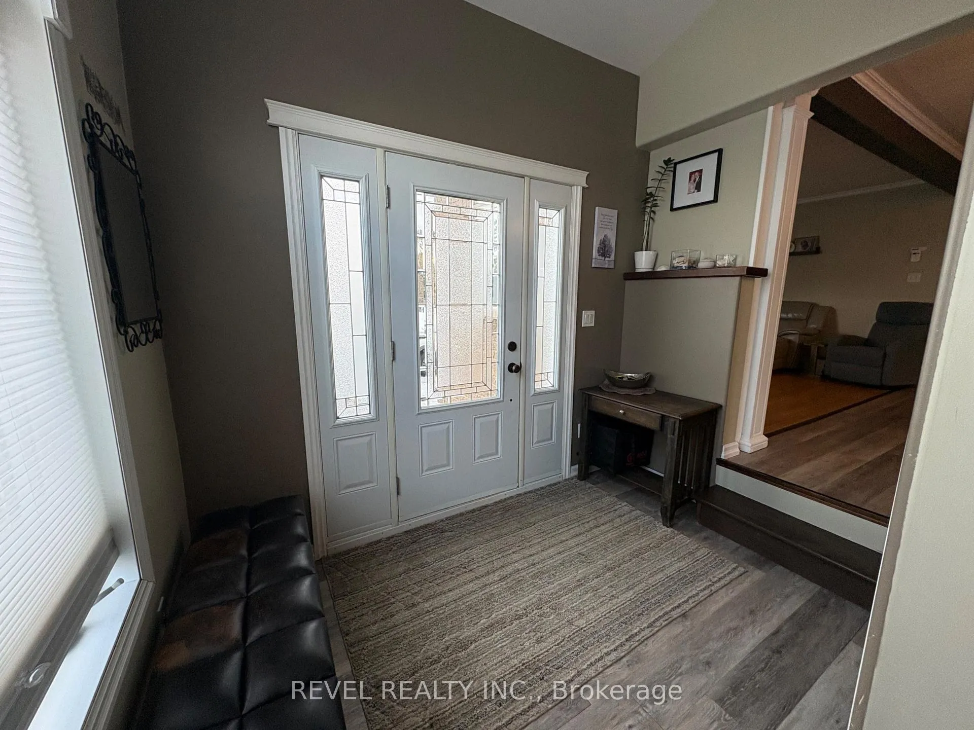 Photo 6 of 15 Algonquin Road, Cochrane — HOMEH