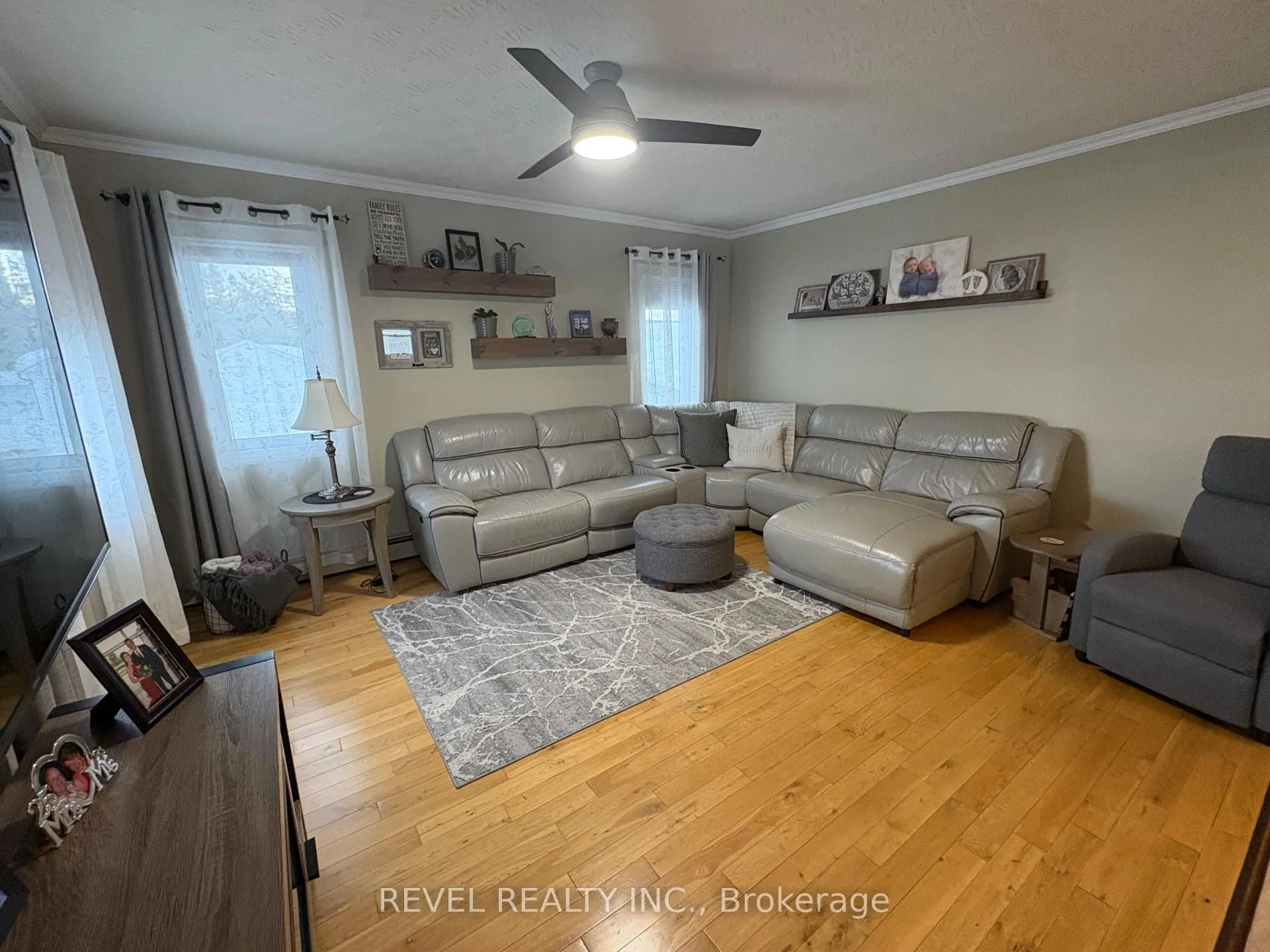 Photo 9 of 15 Algonquin Road, Cochrane — HOMEH