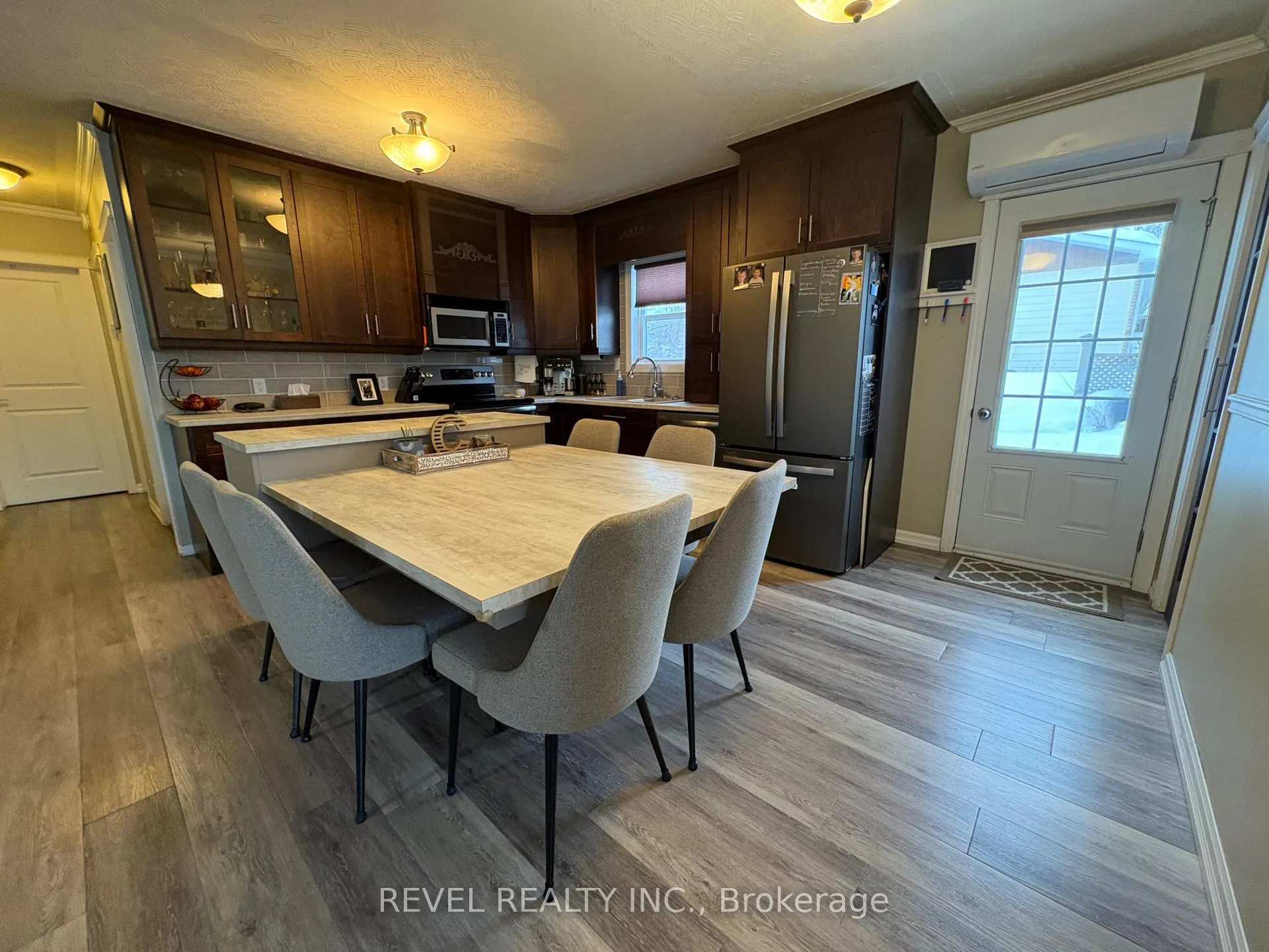 Photo 12 of 15 Algonquin Road, Cochrane — HOMEH