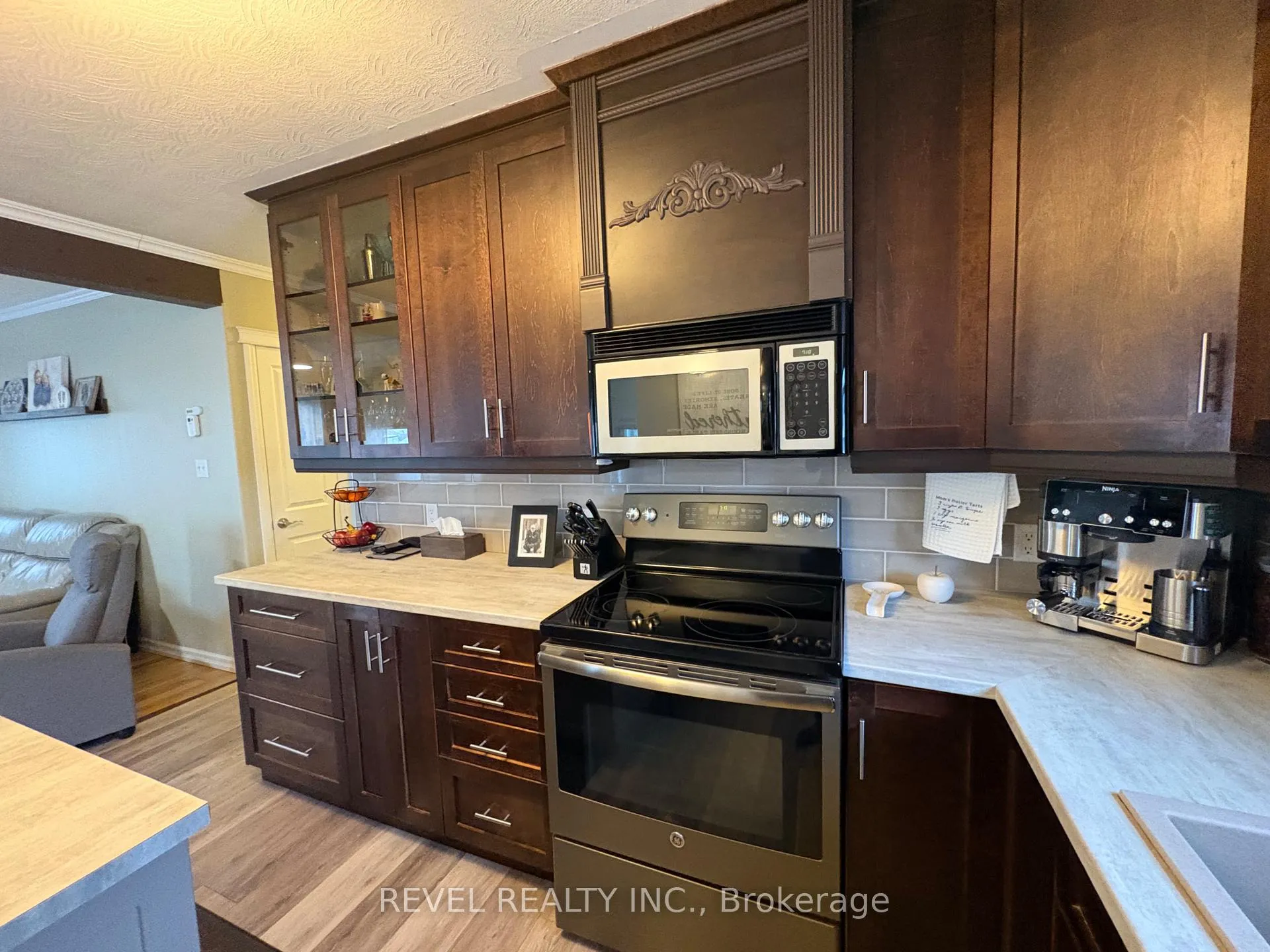 Photo 16 of 15 Algonquin Road, Cochrane — HOMEH