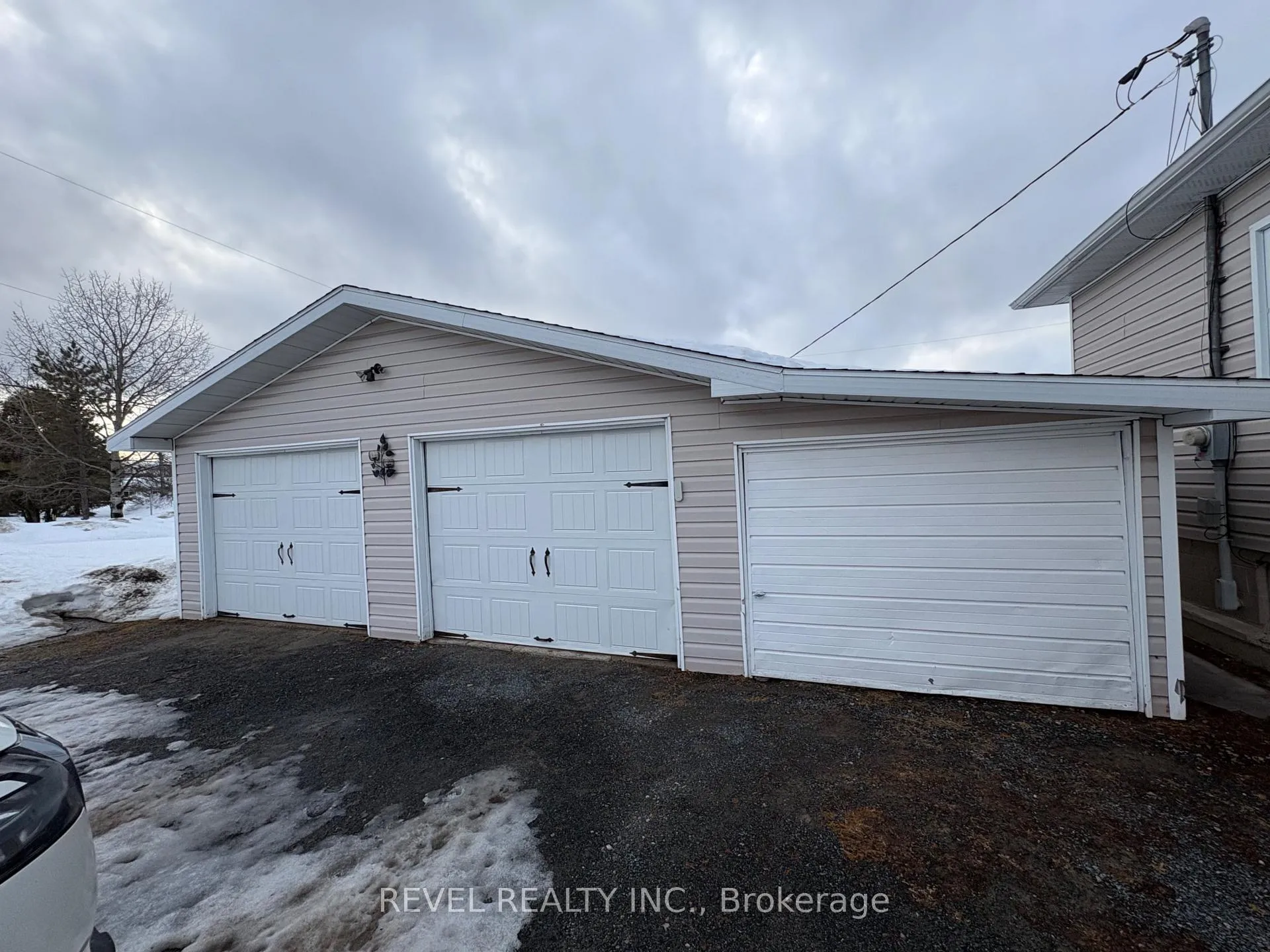 Photo 37 of 15 Algonquin Road, Cochrane — HOMEH