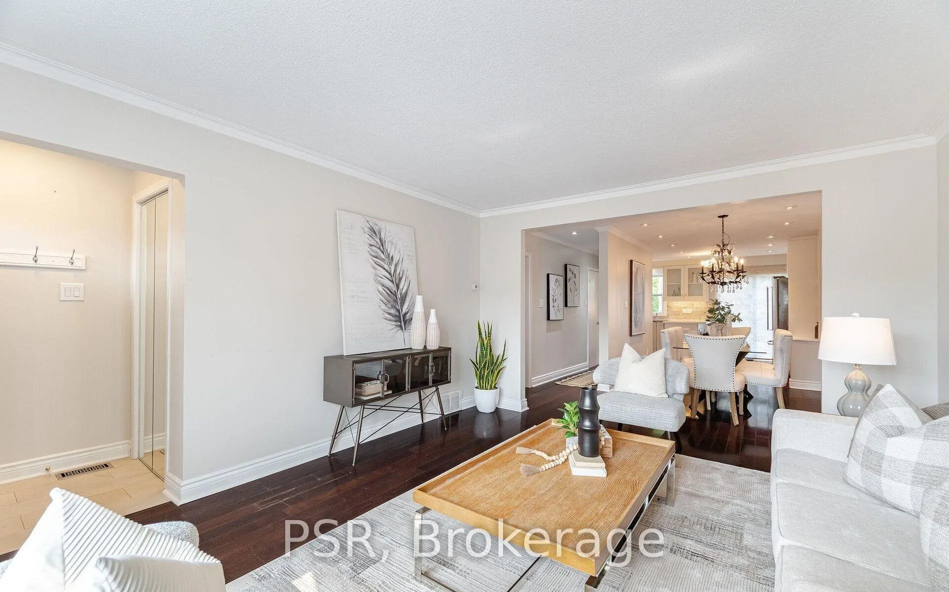 Photo 4 of 57 Stephen Drive, Etobicoke, Stonegate-Queensway — HOMEH