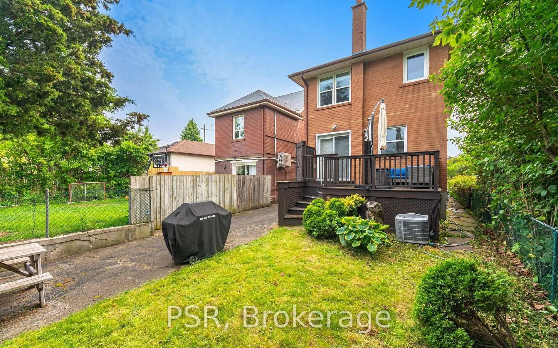 Photo 17 of 57 Stephen Drive, Etobicoke, Stonegate-Queensway — HOMEH