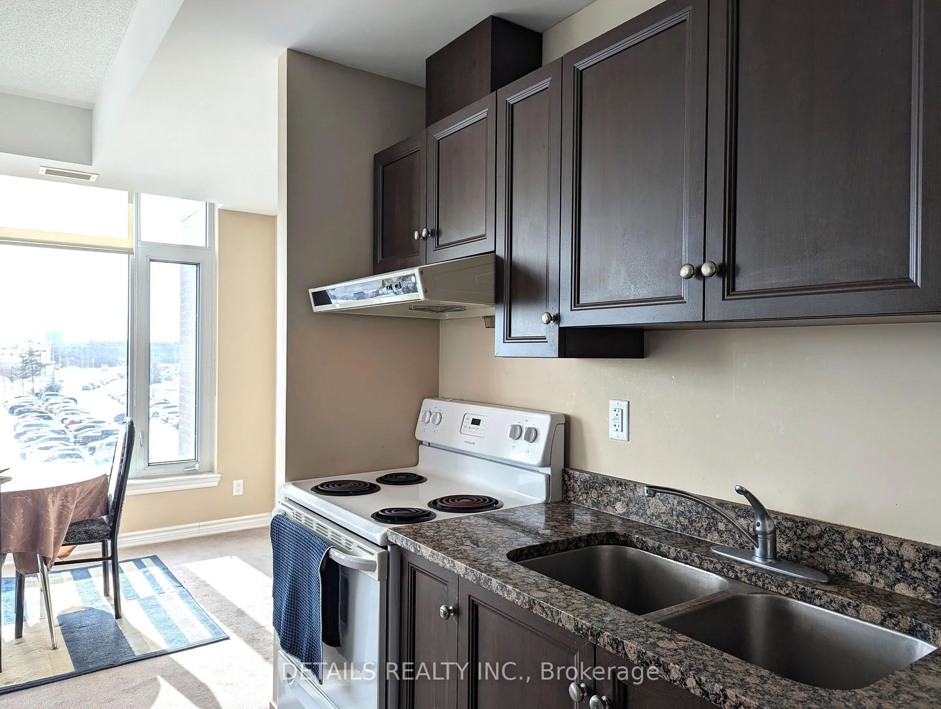 Photo 6 of Unit 402, 100 Roger Guindon Avenue, Ottawa, Riverview Park — HOMEH