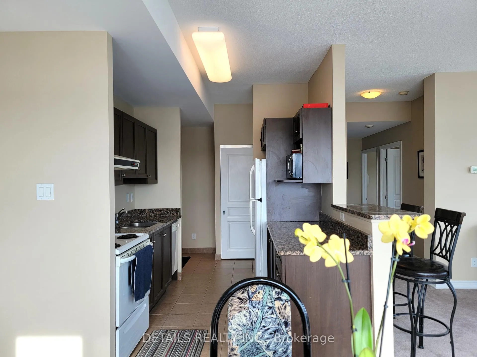 Photo 8 of Unit 402, 100 Roger Guindon Avenue, Ottawa, Riverview Park — HOMEH