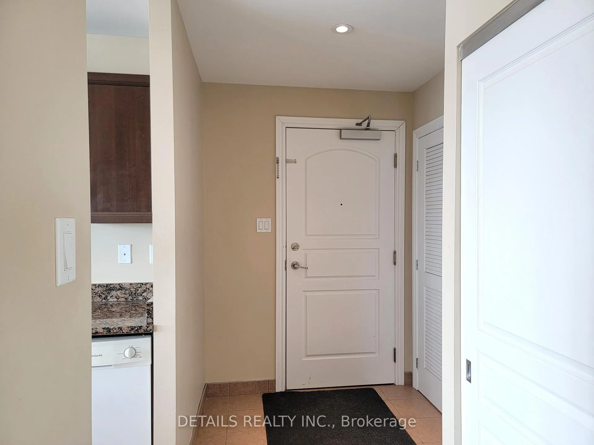 Photo 18 of Unit 402, 100 Roger Guindon Avenue, Ottawa, Riverview Park — HOMEH