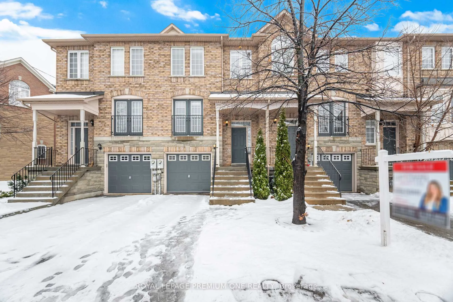 Photo 4 of Unit 31, 19 Foxchase Avenue, Vaughan, East Woodbridge — HOMEH