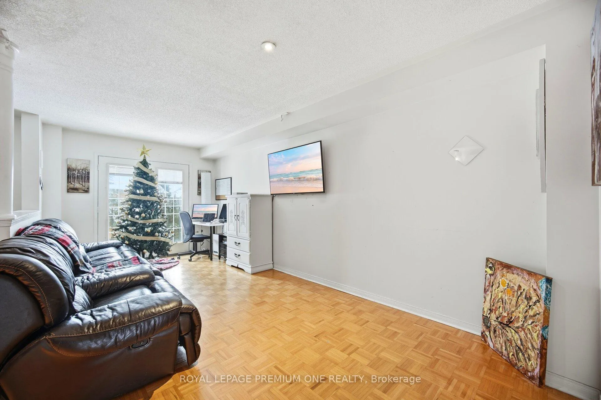 Photo 9 of Unit 31, 19 Foxchase Avenue, Vaughan, East Woodbridge — HOMEH