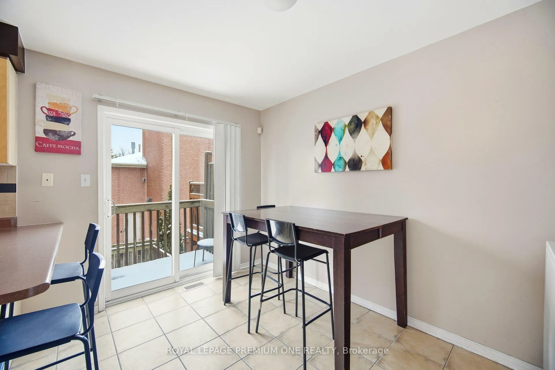 Photo 16 of Unit 31, 19 Foxchase Avenue, Vaughan, East Woodbridge — HOMEH