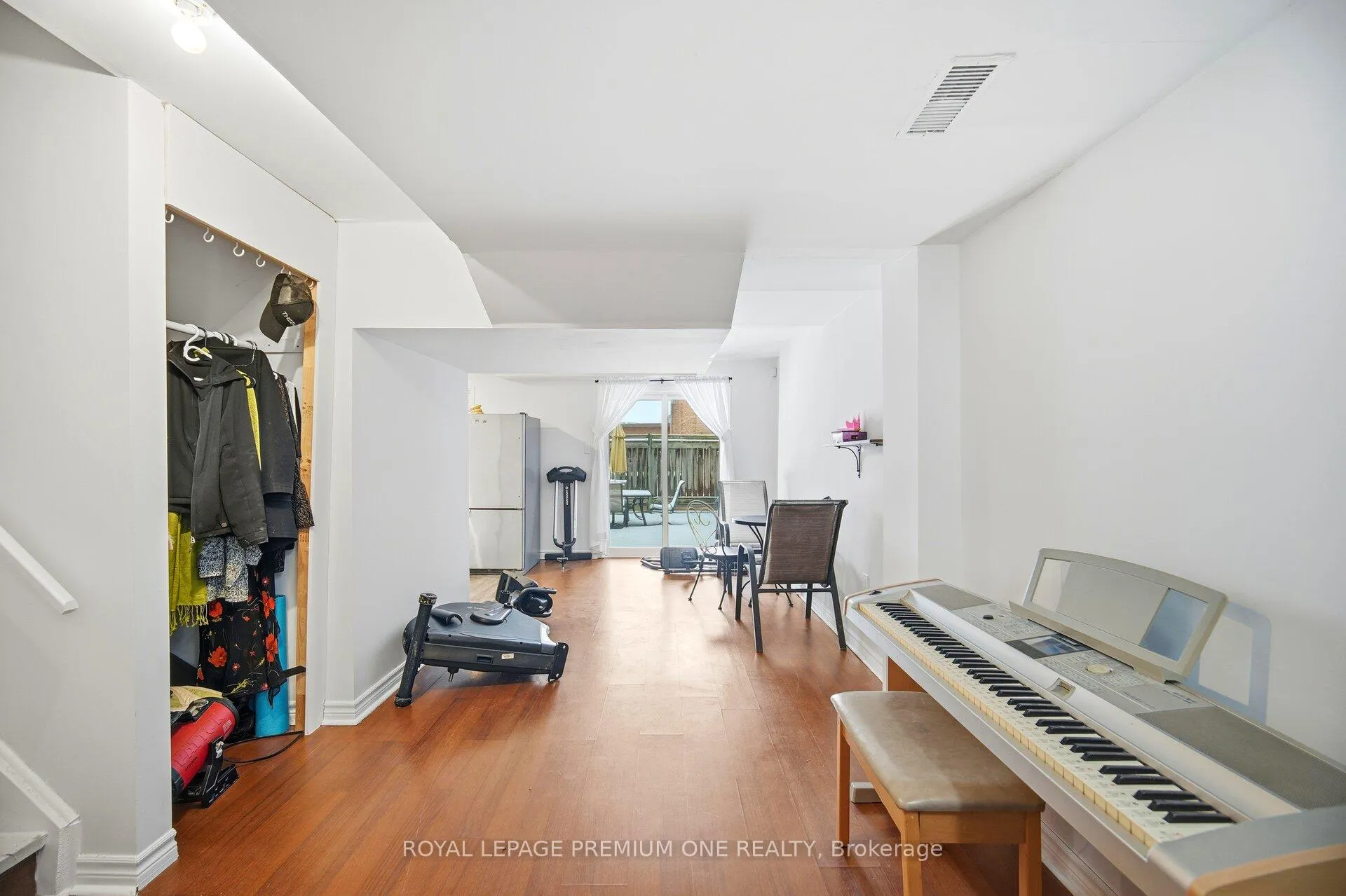 Photo 33 of Unit 31, 19 Foxchase Avenue, Vaughan, East Woodbridge — HOMEH