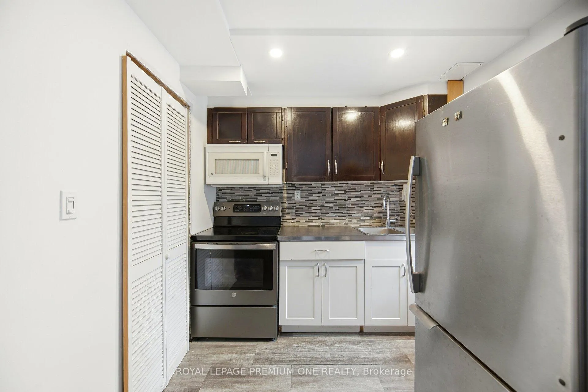 Photo 35 of Unit 31, 19 Foxchase Avenue, Vaughan, East Woodbridge — HOMEH