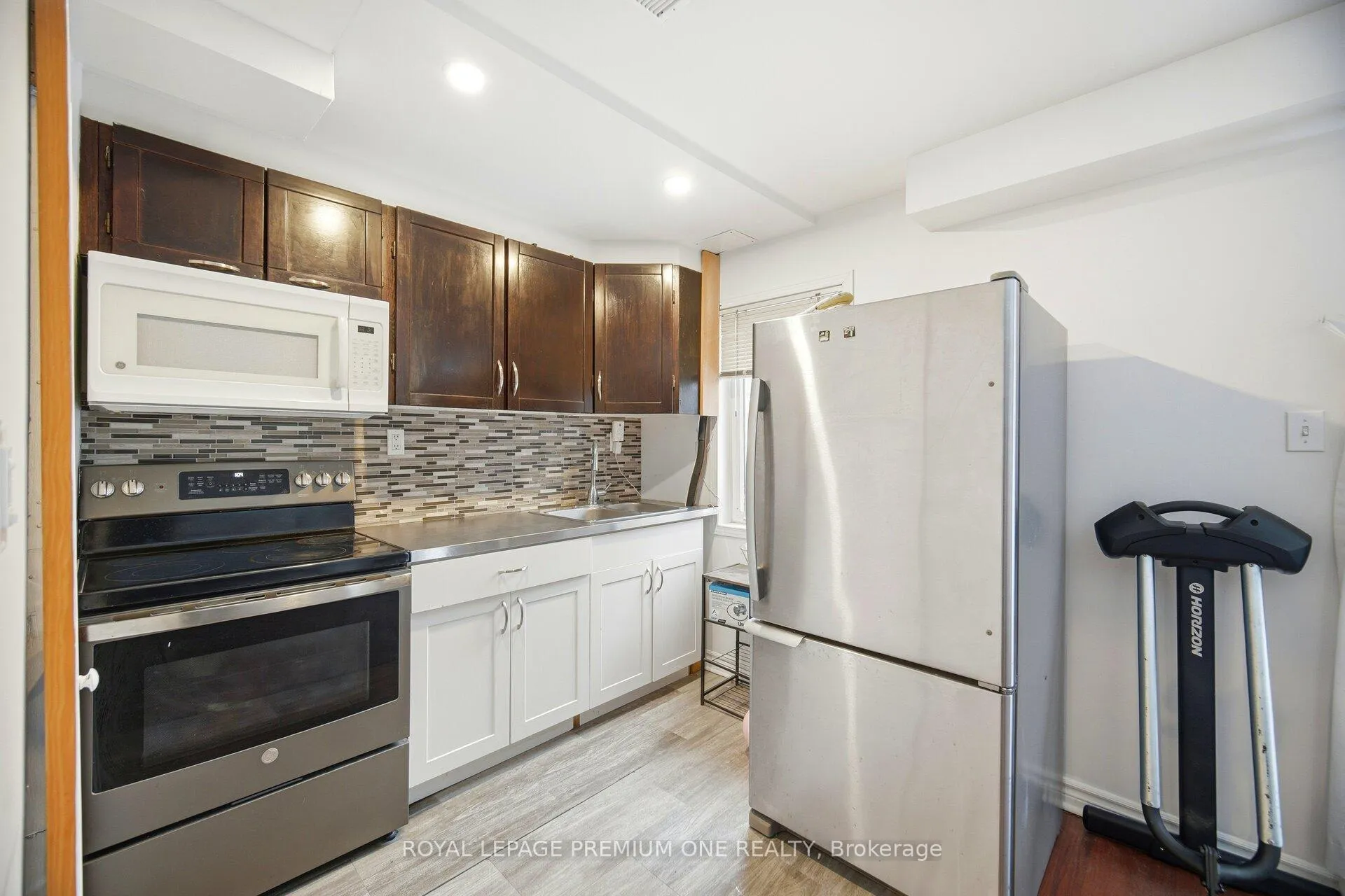 Photo 36 of Unit 31, 19 Foxchase Avenue, Vaughan, East Woodbridge — HOMEH