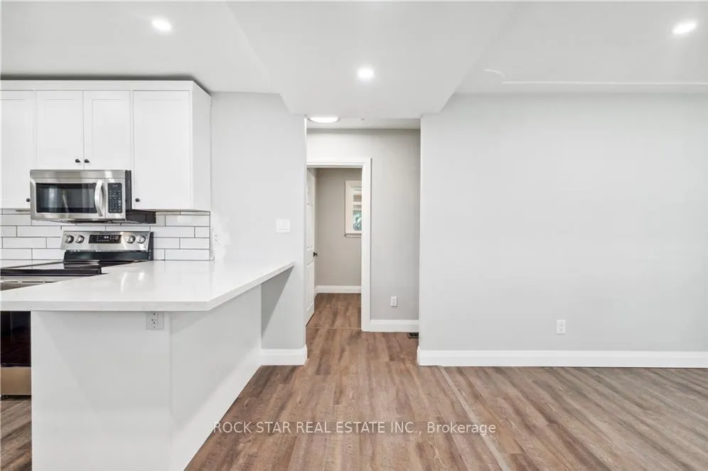 Photo 4 of Unit Upper, 23 Terrance Drive, Brantford, Fairview/Greenbrier — HOMEH