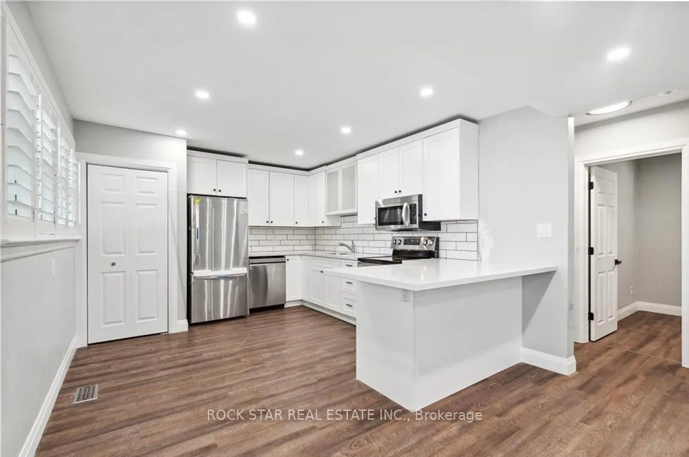 Photo 10 of Unit Upper, 23 Terrance Drive, Brantford, Fairview/Greenbrier — HOMEH