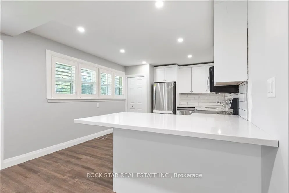 Photo 11 of Unit Upper, 23 Terrance Drive, Brantford, Fairview/Greenbrier — HOMEH