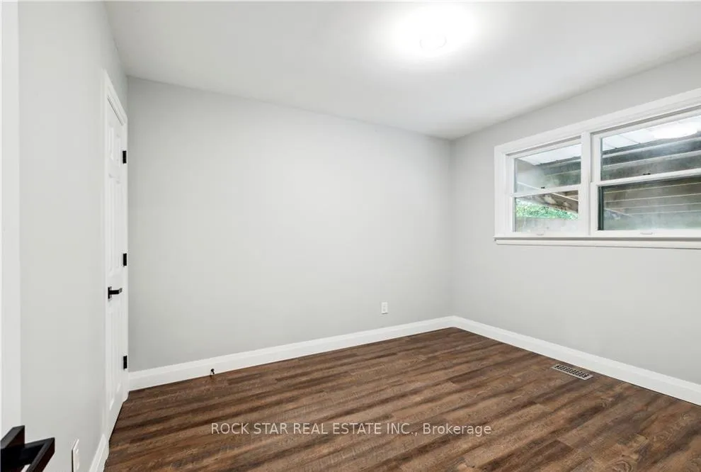 Photo 18 of Unit Upper, 23 Terrance Drive, Brantford, Fairview/Greenbrier — HOMEH