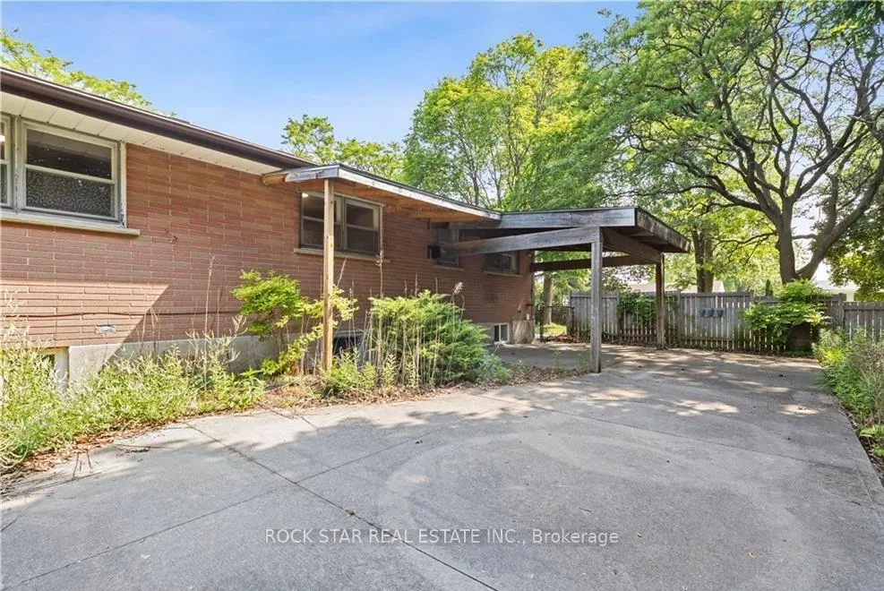 Photo 25 of Unit Upper, 23 Terrance Drive, Brantford, Fairview/Greenbrier — HOMEH