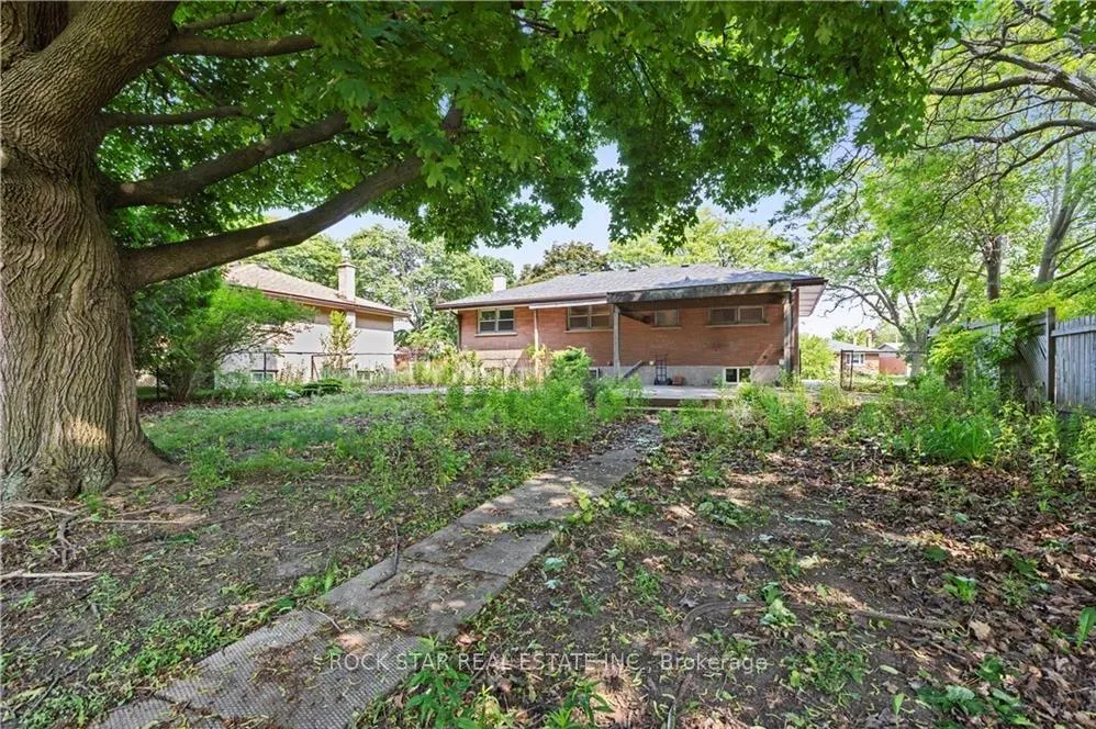Photo 26 of Unit Upper, 23 Terrance Drive, Brantford, Fairview/Greenbrier — HOMEH
