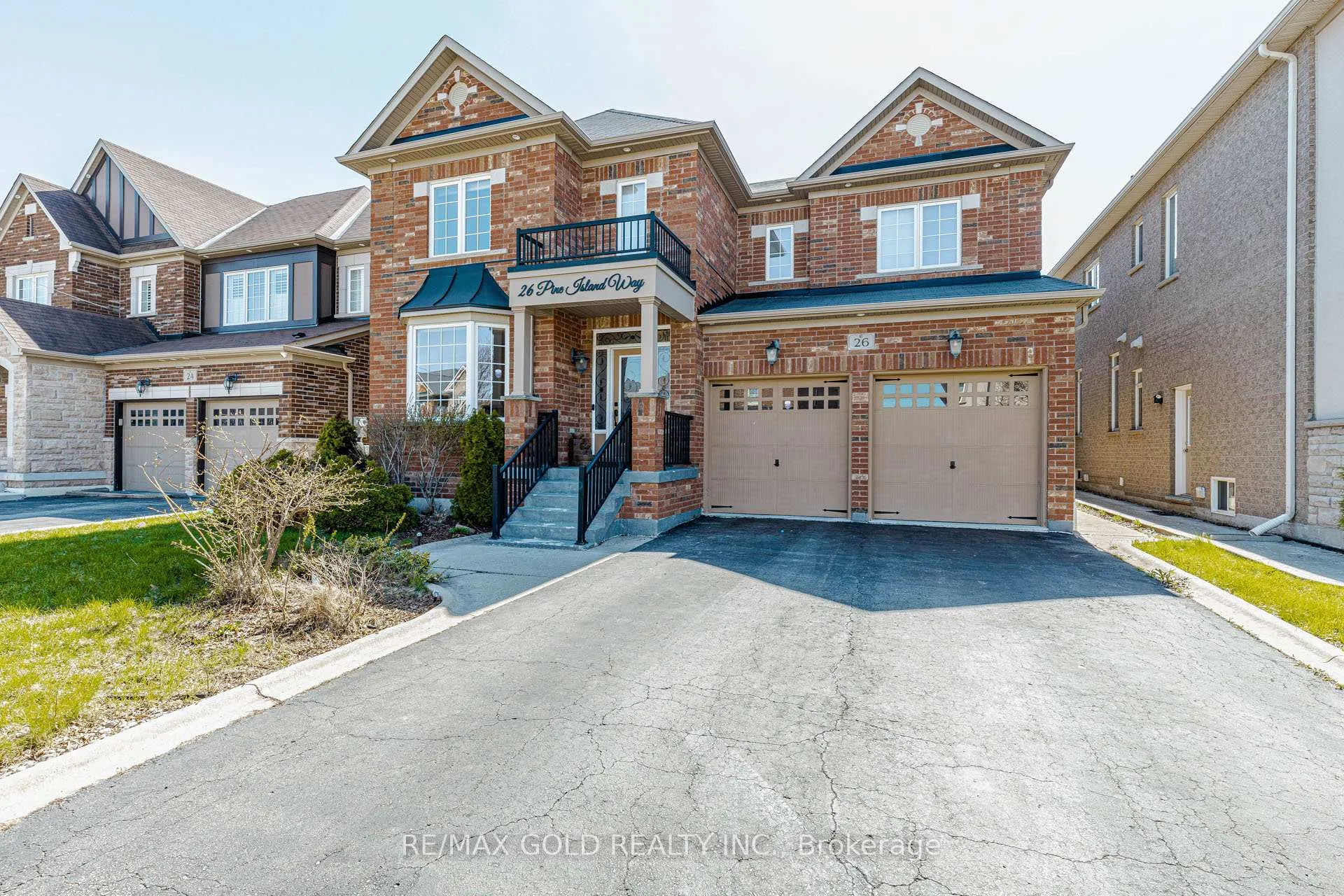 Front of 26 Pine Island Way