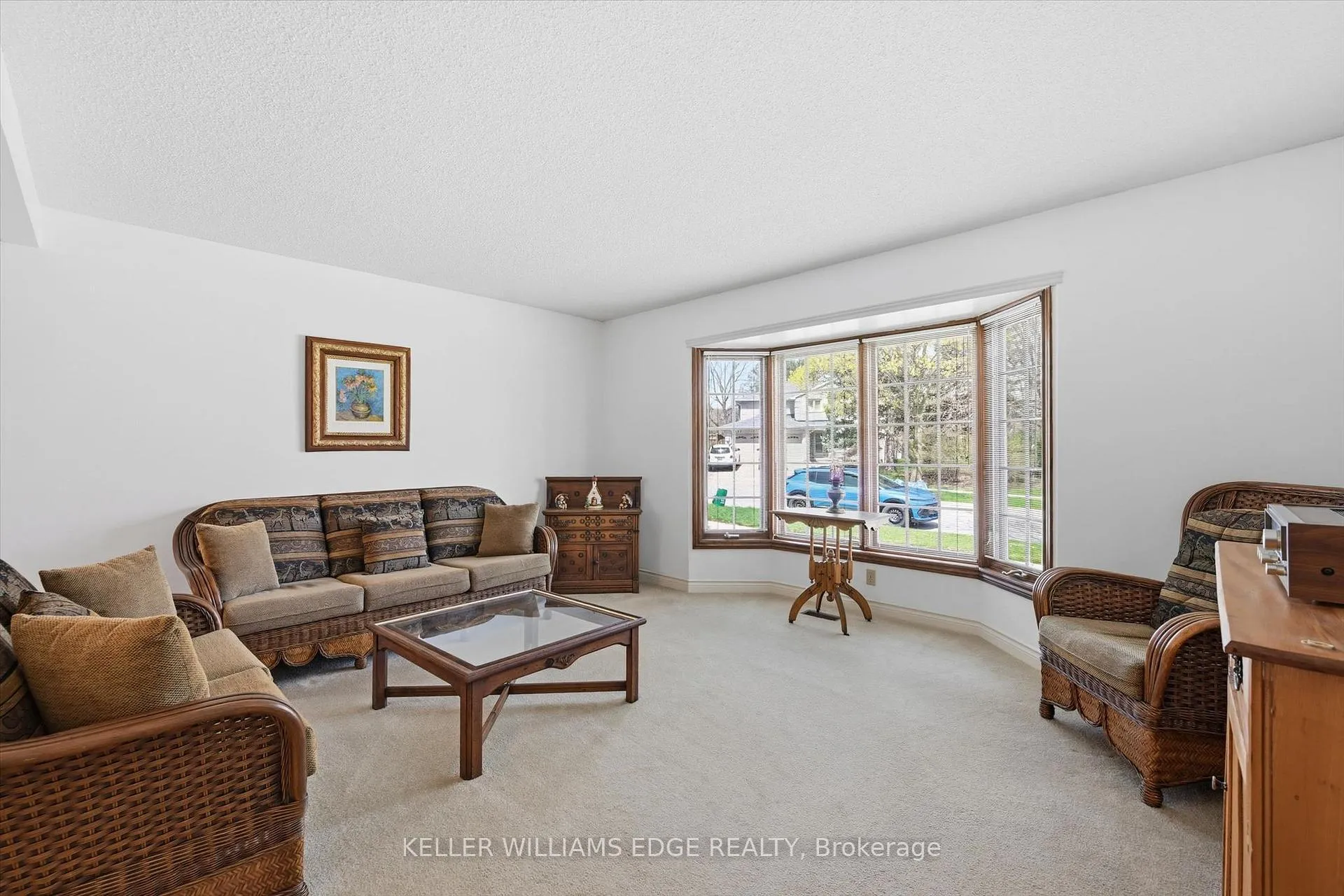 Photo 6 of 2018 Barlow Crescent, Burlington, Brant Hills — HOMEH