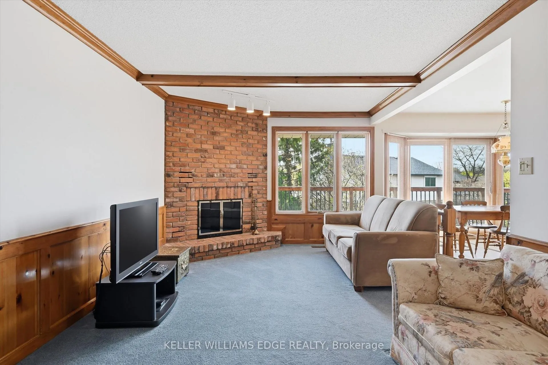Photo 11 of 2018 Barlow Crescent, Burlington, Brant Hills — HOMEH