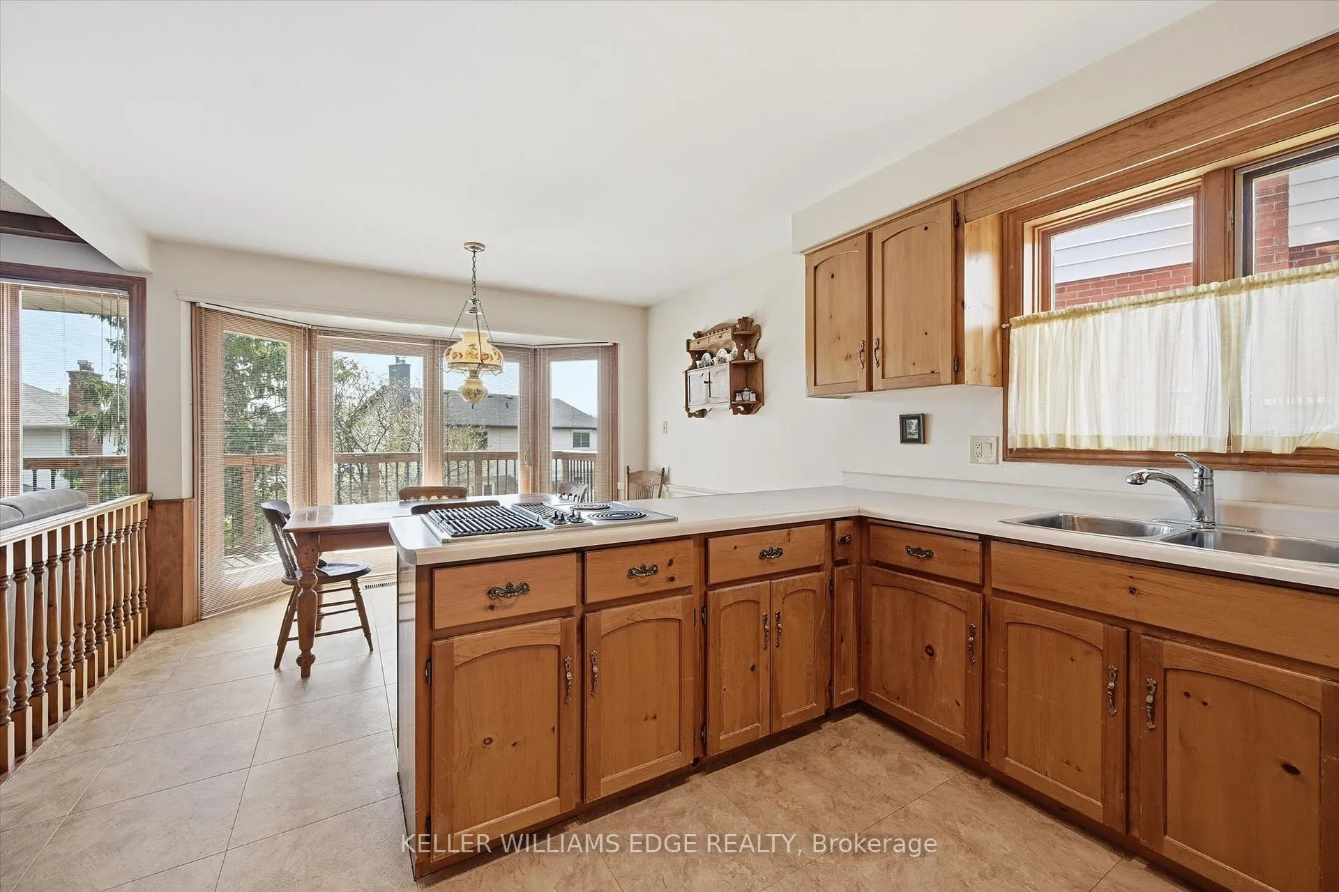 Photo 19 of 2018 Barlow Crescent, Burlington, Brant Hills — HOMEH