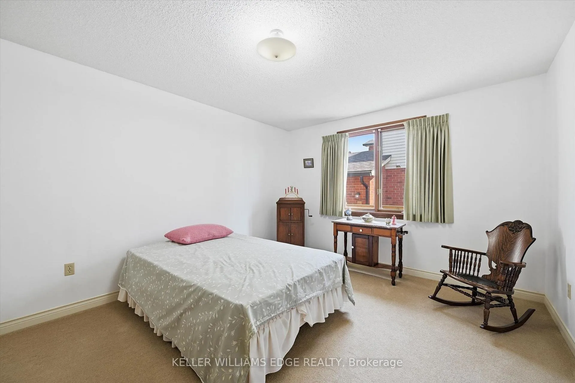 Photo 23 of 2018 Barlow Crescent, Burlington, Brant Hills — HOMEH
