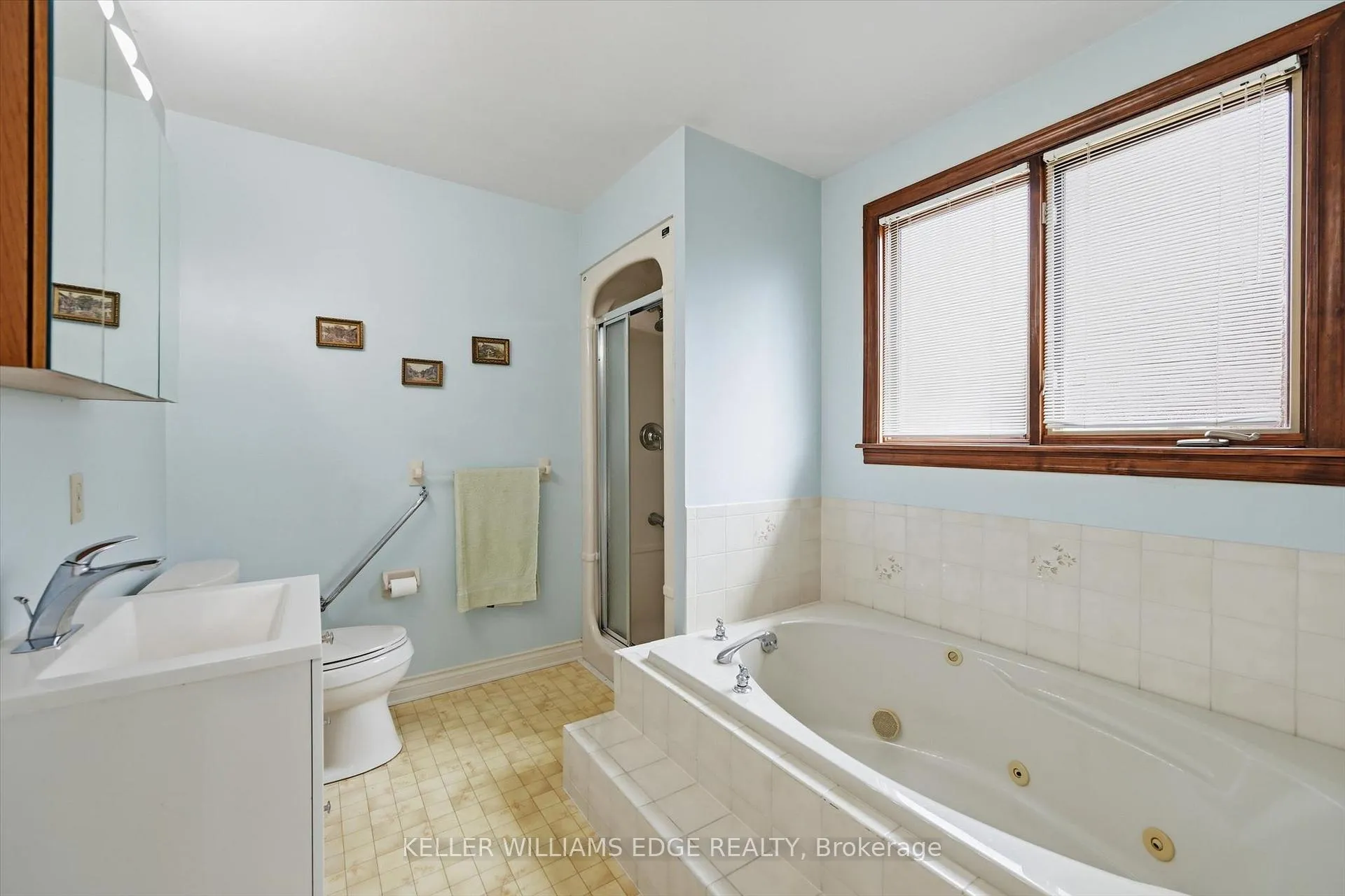 Photo 28 of 2018 Barlow Crescent, Burlington, Brant Hills — HOMEH