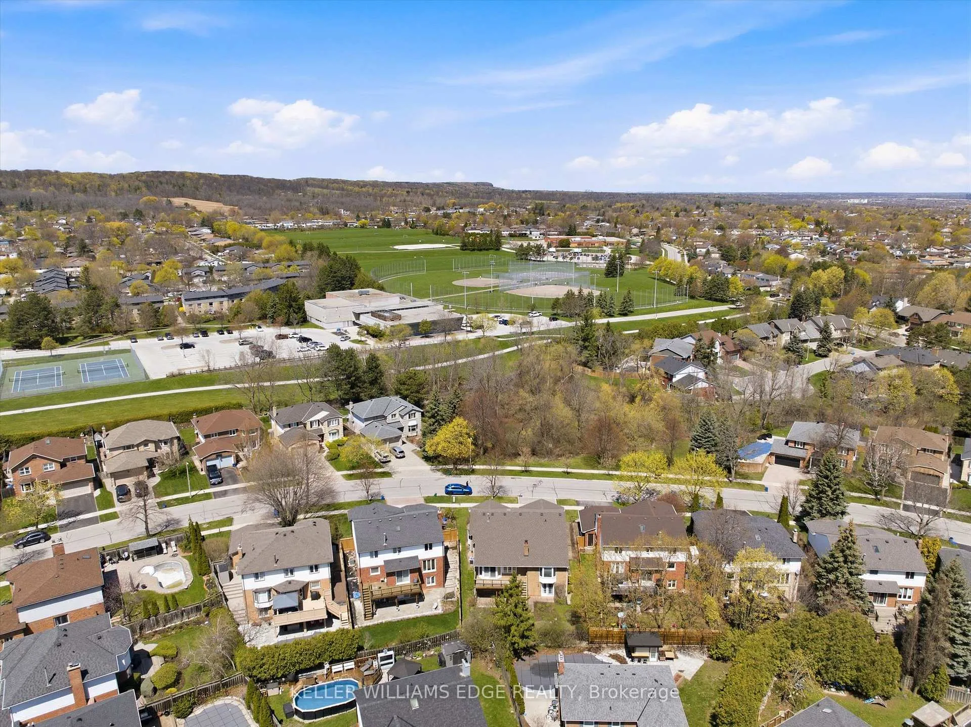 Photo 47 of 2018 Barlow Crescent, Burlington, Brant Hills — HOMEH