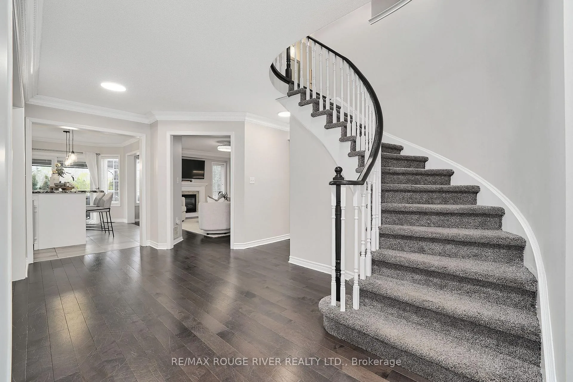 Photo 7 of 1632 Whitestone Drive, Oshawa, Samac — HOMEH