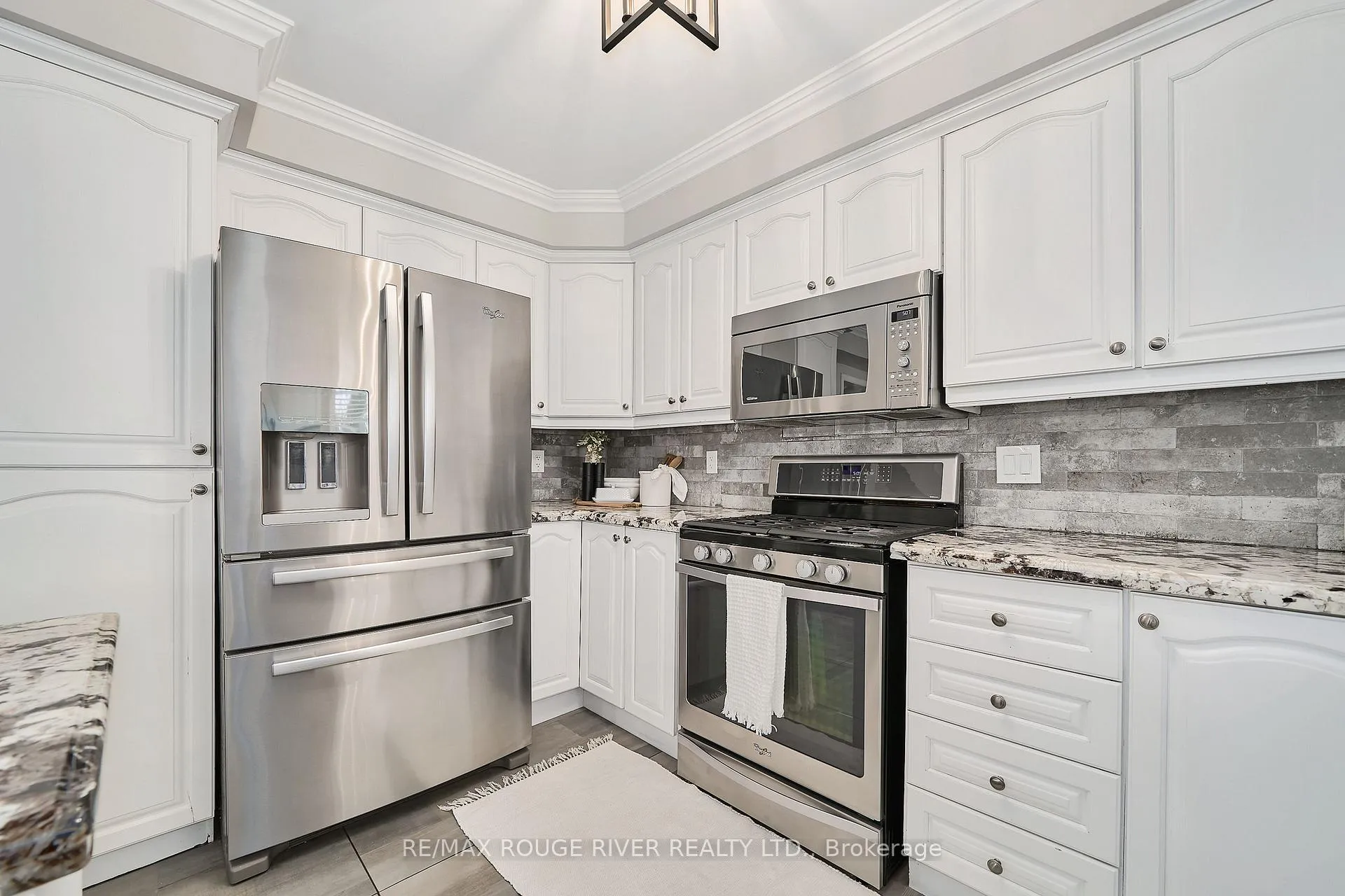 Photo 11 of 1632 Whitestone Drive, Oshawa, Samac — HOMEH