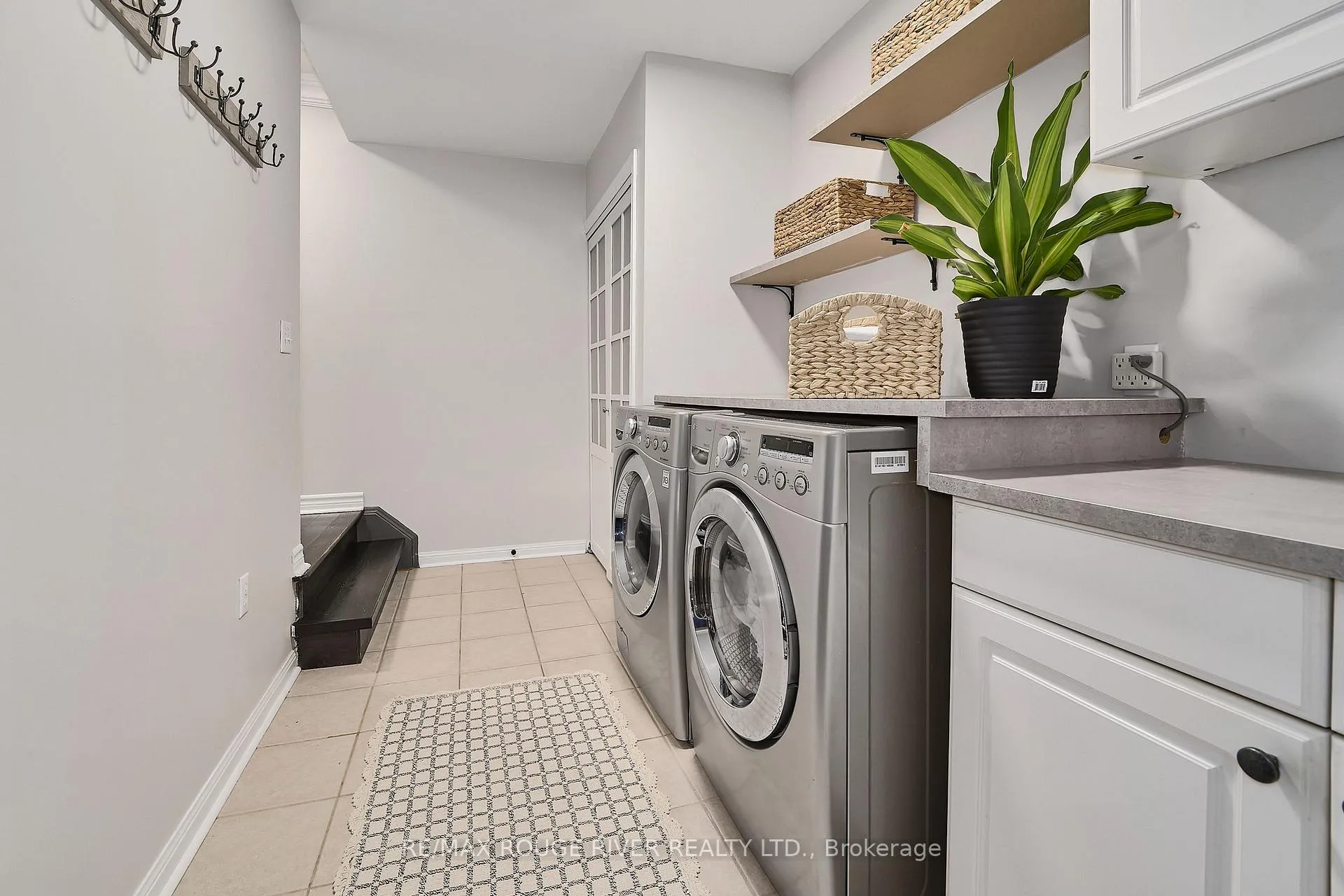Photo 15 of 1632 Whitestone Drive, Oshawa, Samac — HOMEH