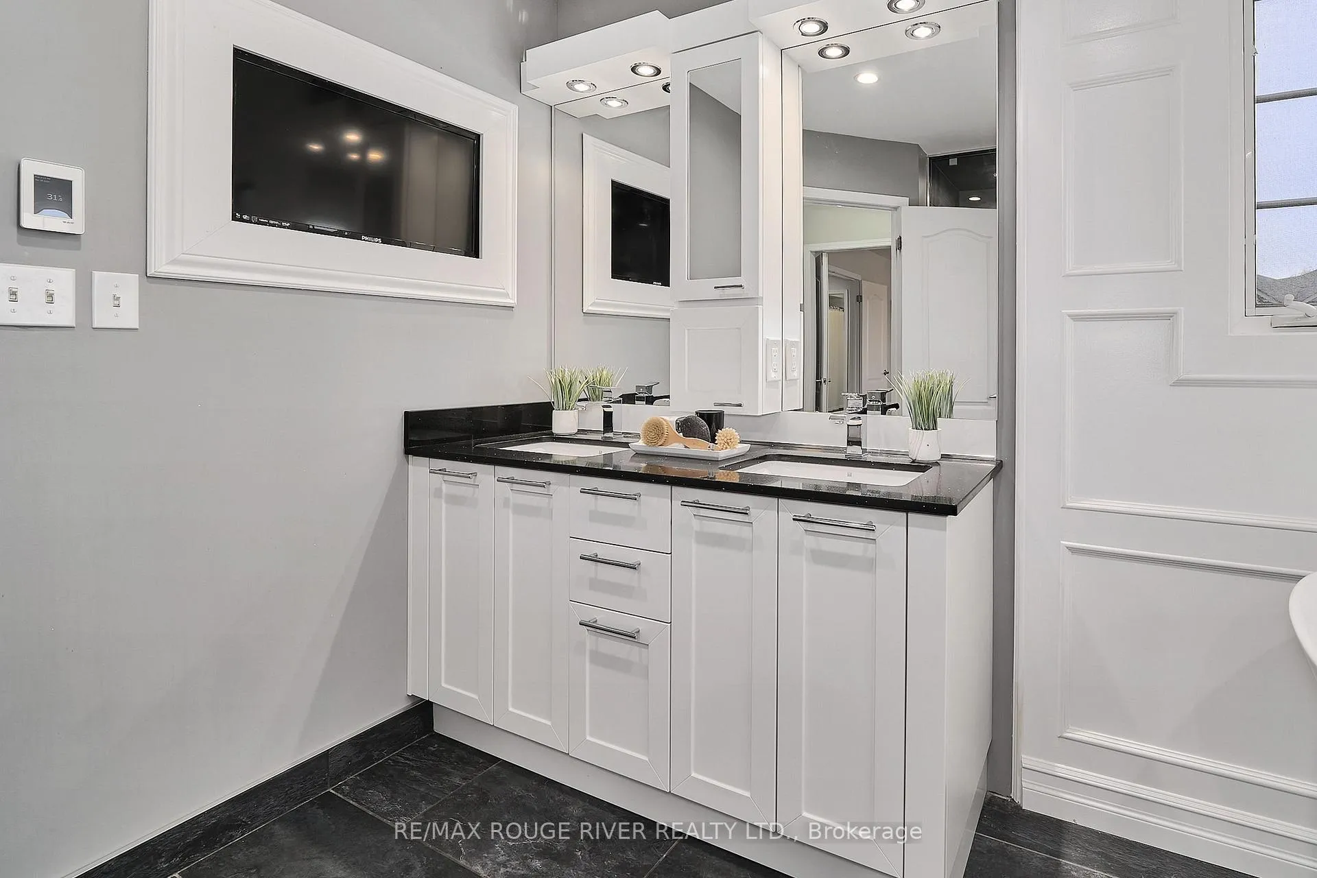 Photo 24 of 1632 Whitestone Drive, Oshawa, Samac — HOMEH
