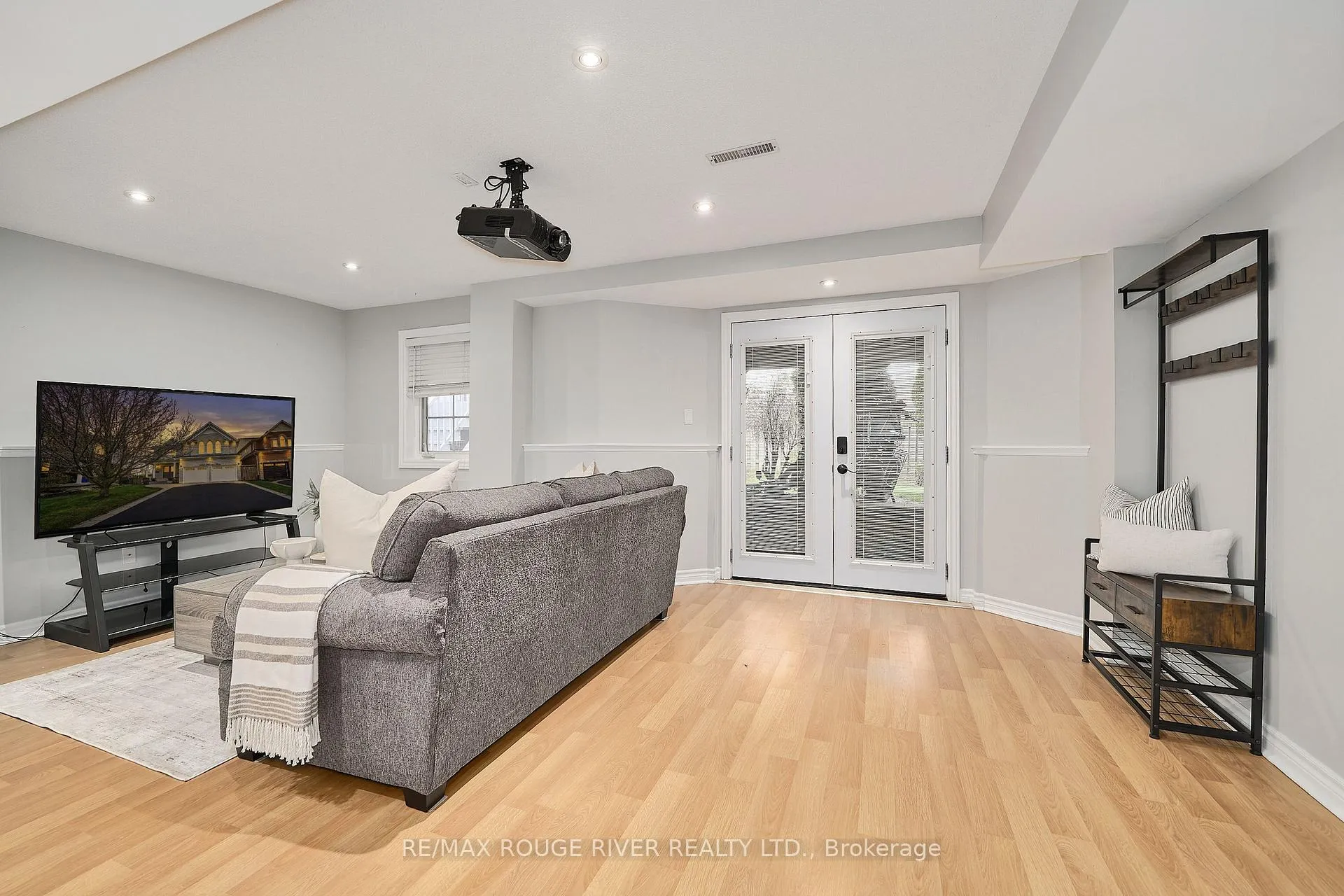 Photo 38 of 1632 Whitestone Drive, Oshawa, Samac — HOMEH
