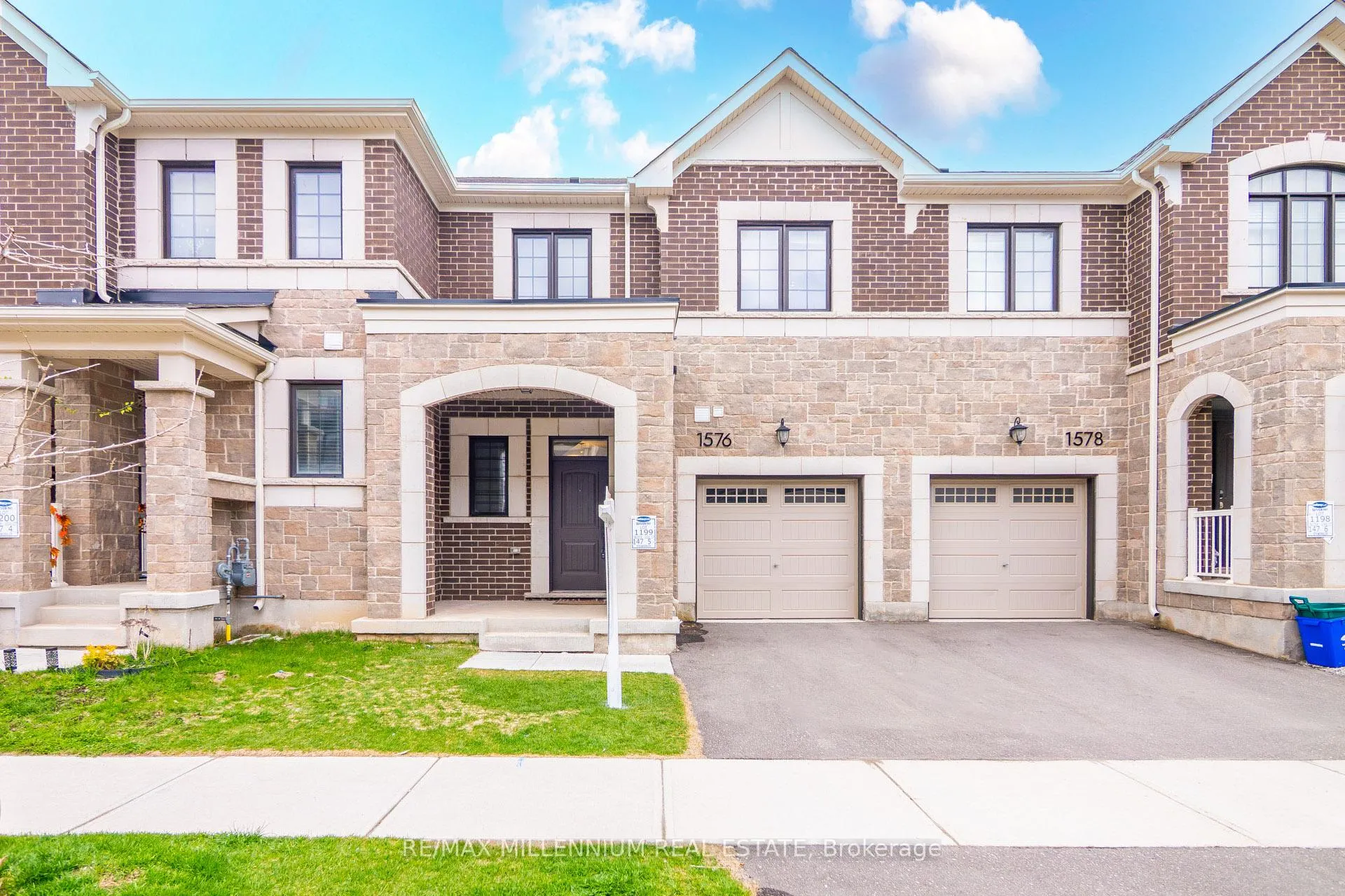 Photo 3 of 1576 Moira Crescent, Milton, Bowes — HOMEH