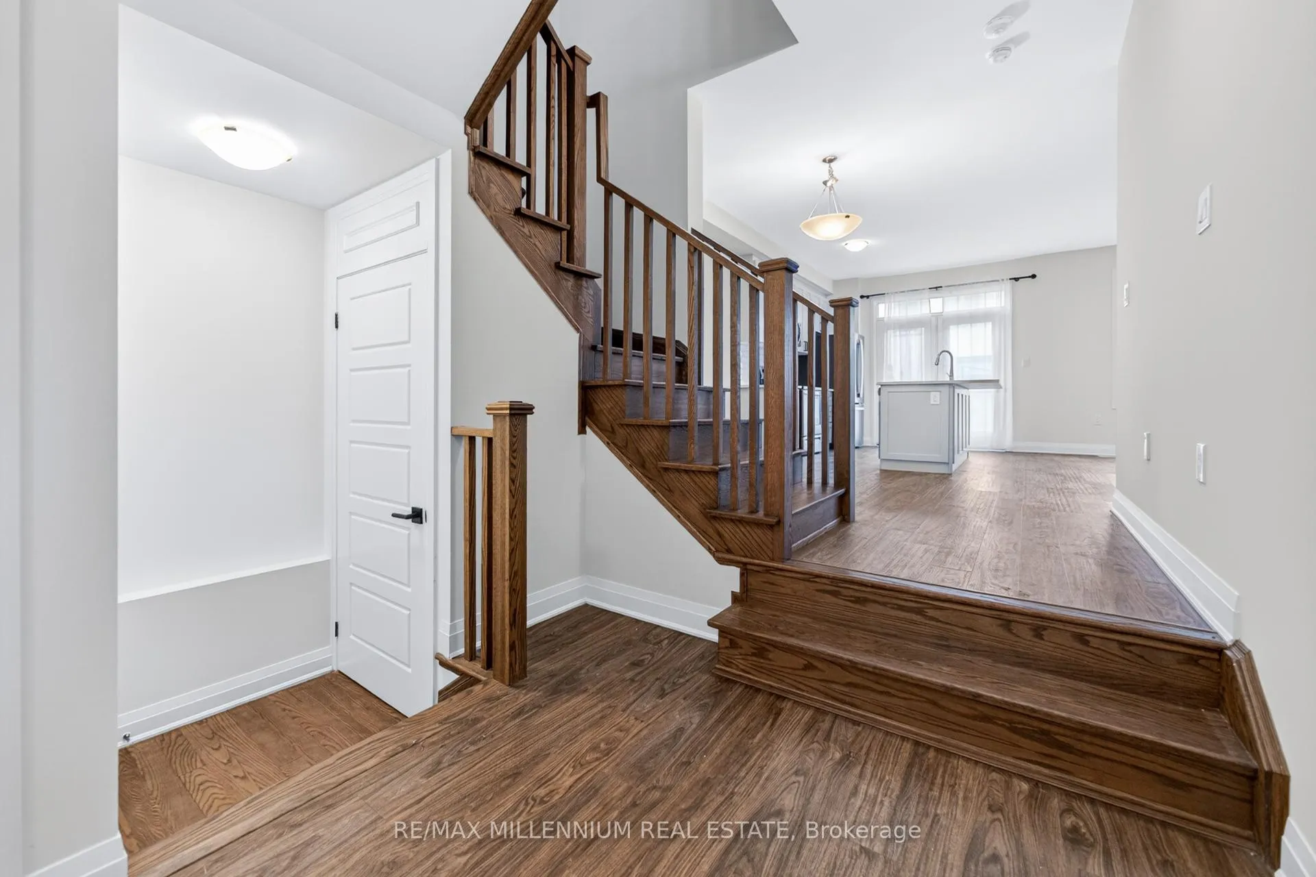 Photo 11 of 1576 Moira Crescent, Milton, Bowes — HOMEH