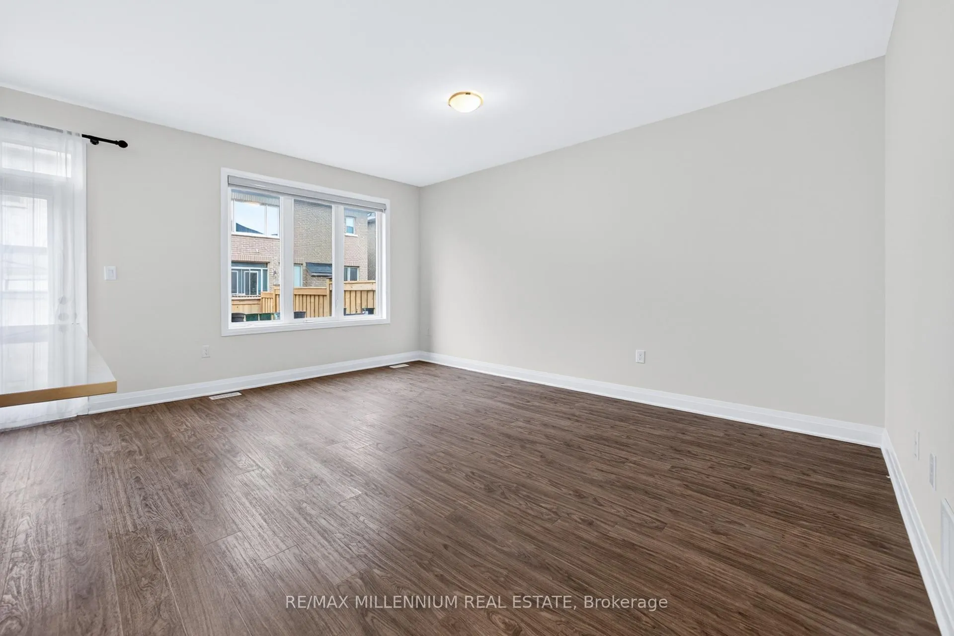 Photo 16 of 1576 Moira Crescent, Milton, Bowes — HOMEH
