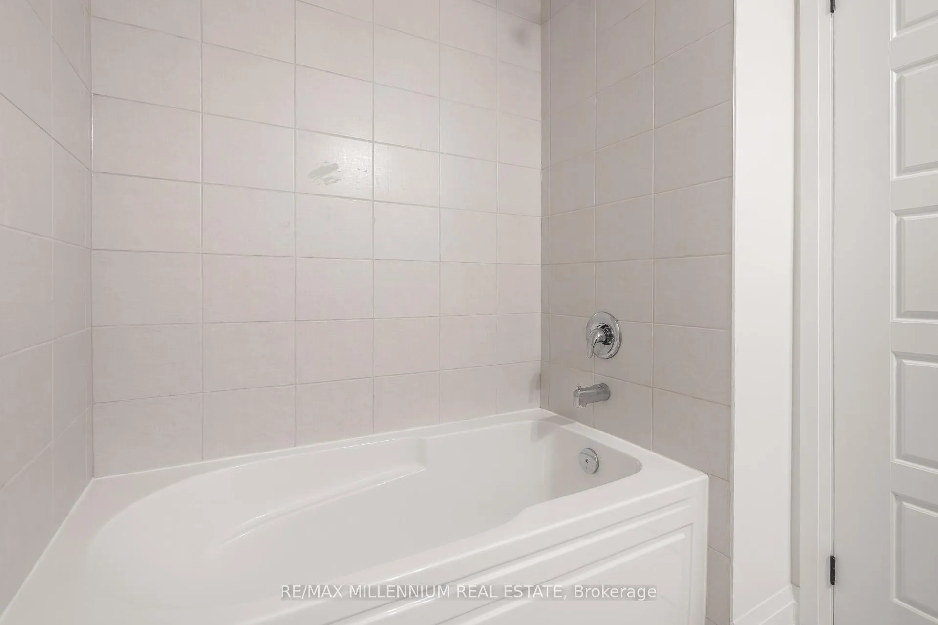 Photo 37 of 1576 Moira Crescent, Milton, Bowes — HOMEH