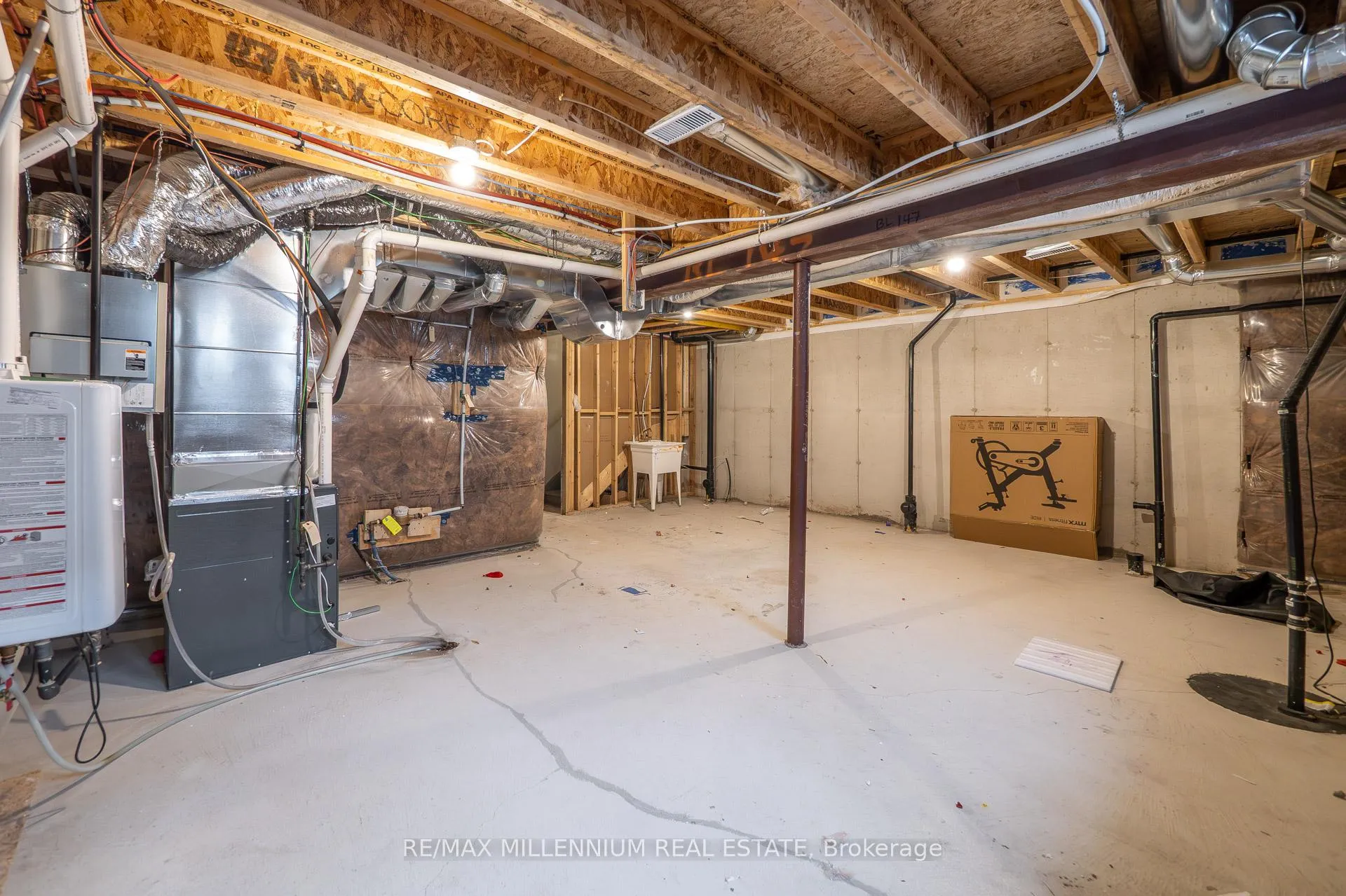 Photo 46 of 1576 Moira Crescent, Milton, Bowes — HOMEH